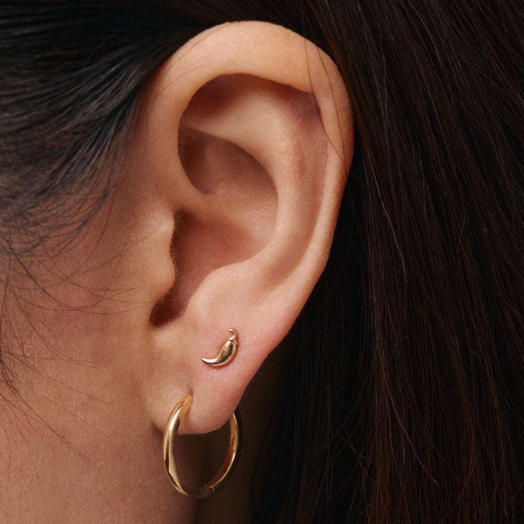 14K Yellow Gold Chili Stud