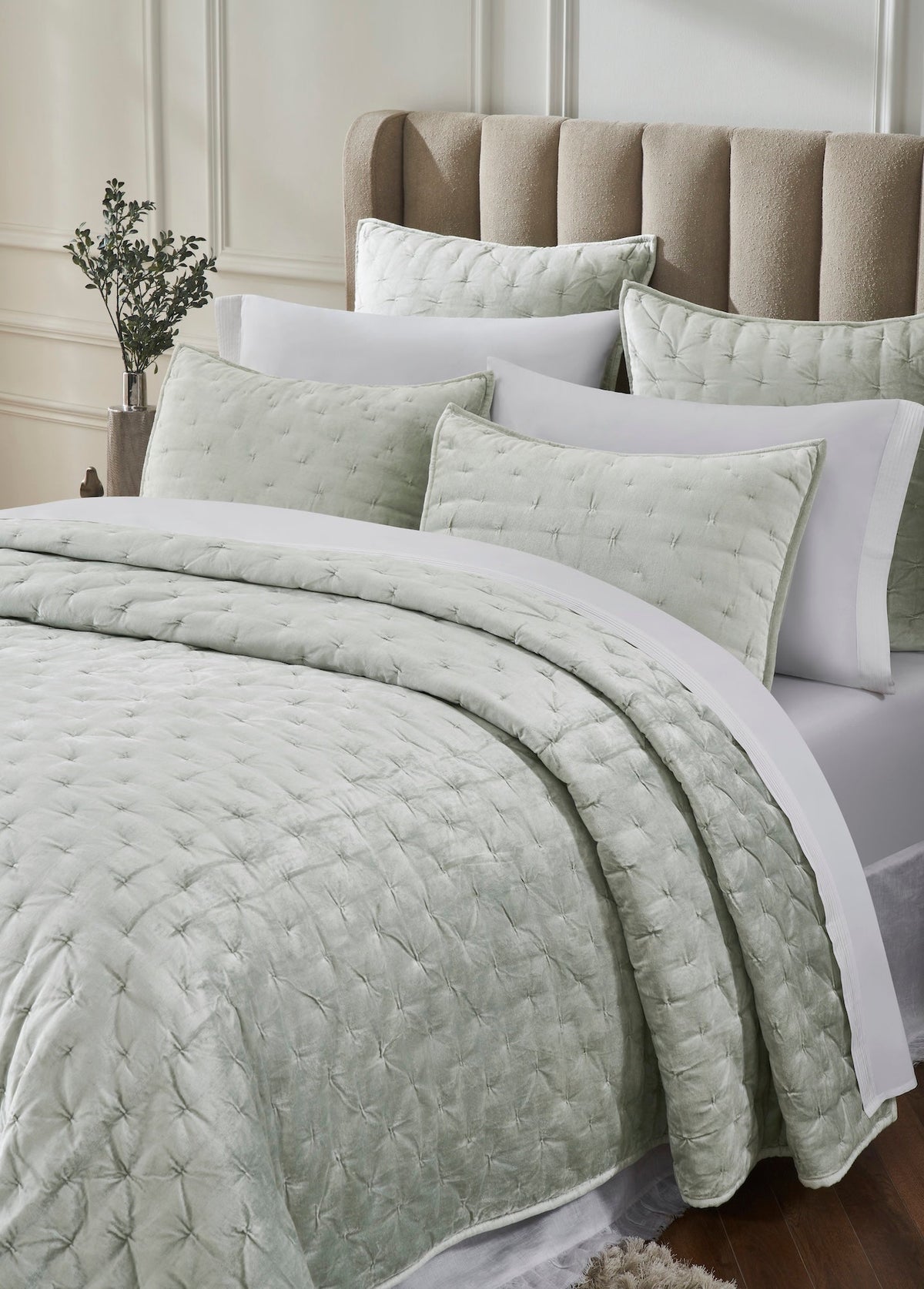 QT-371-11096_3|Close-up of a premium mint green velvet quilt, featuring subtle pintuck diamond stitching for a soft, inviting texture.