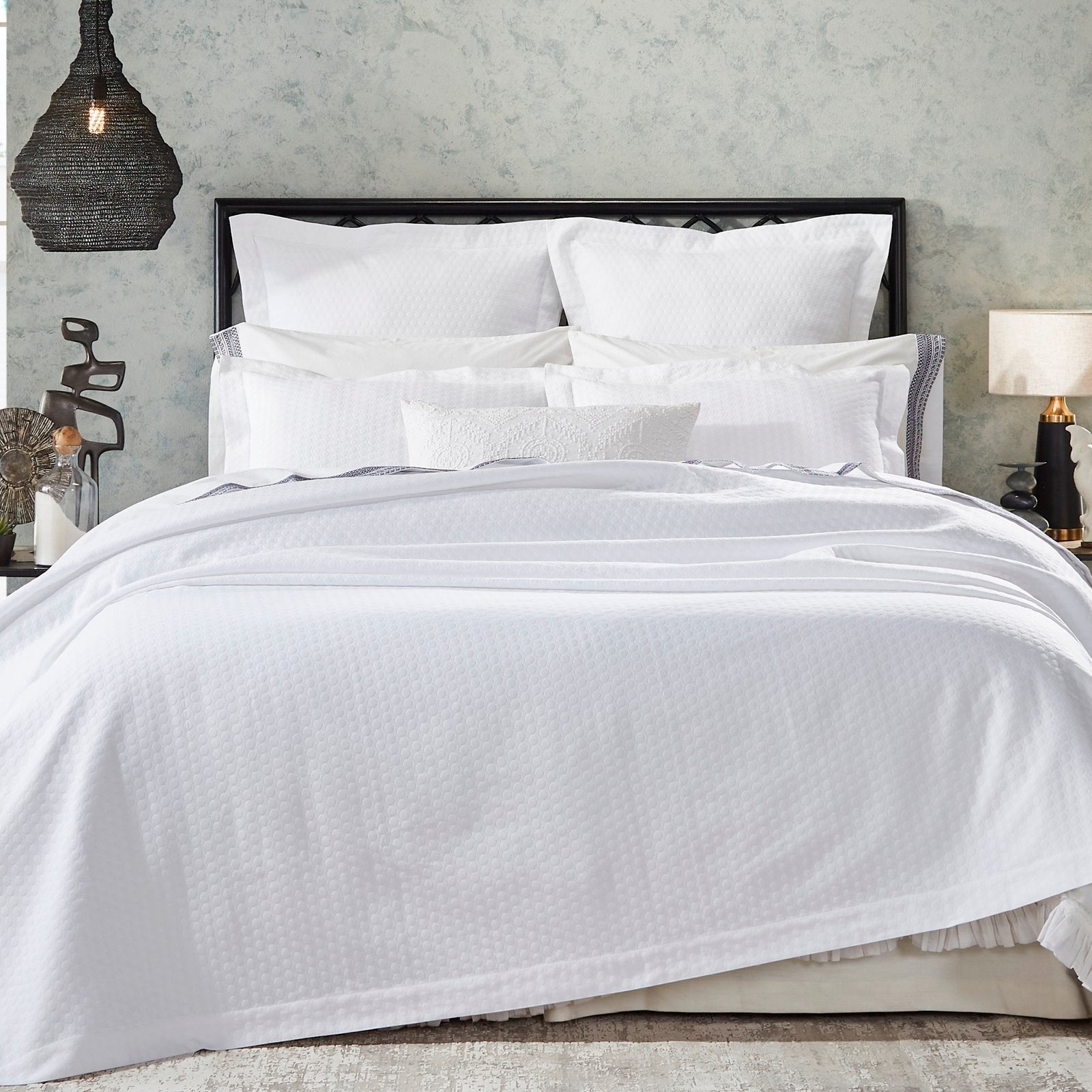 CL-174-11096_1|Luxurious white quilted coverlet for beds, featuring a delicate diamond pattern. Perfect for modern bedroom decor.