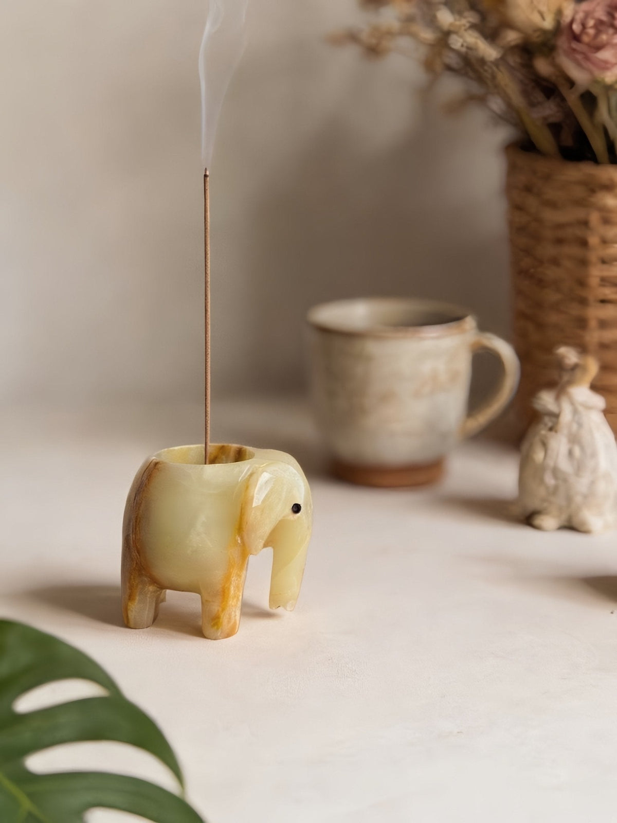 Gentle Giant 2-in-1 Incense Burner & Tealight Candle Holder – Cute Modern Stoneware Decor for Nordic & Hygge Homes -Candle Holders- Gentle Giant 2-in-1 Incense & Tealight Holder - INSPECIAL HOME