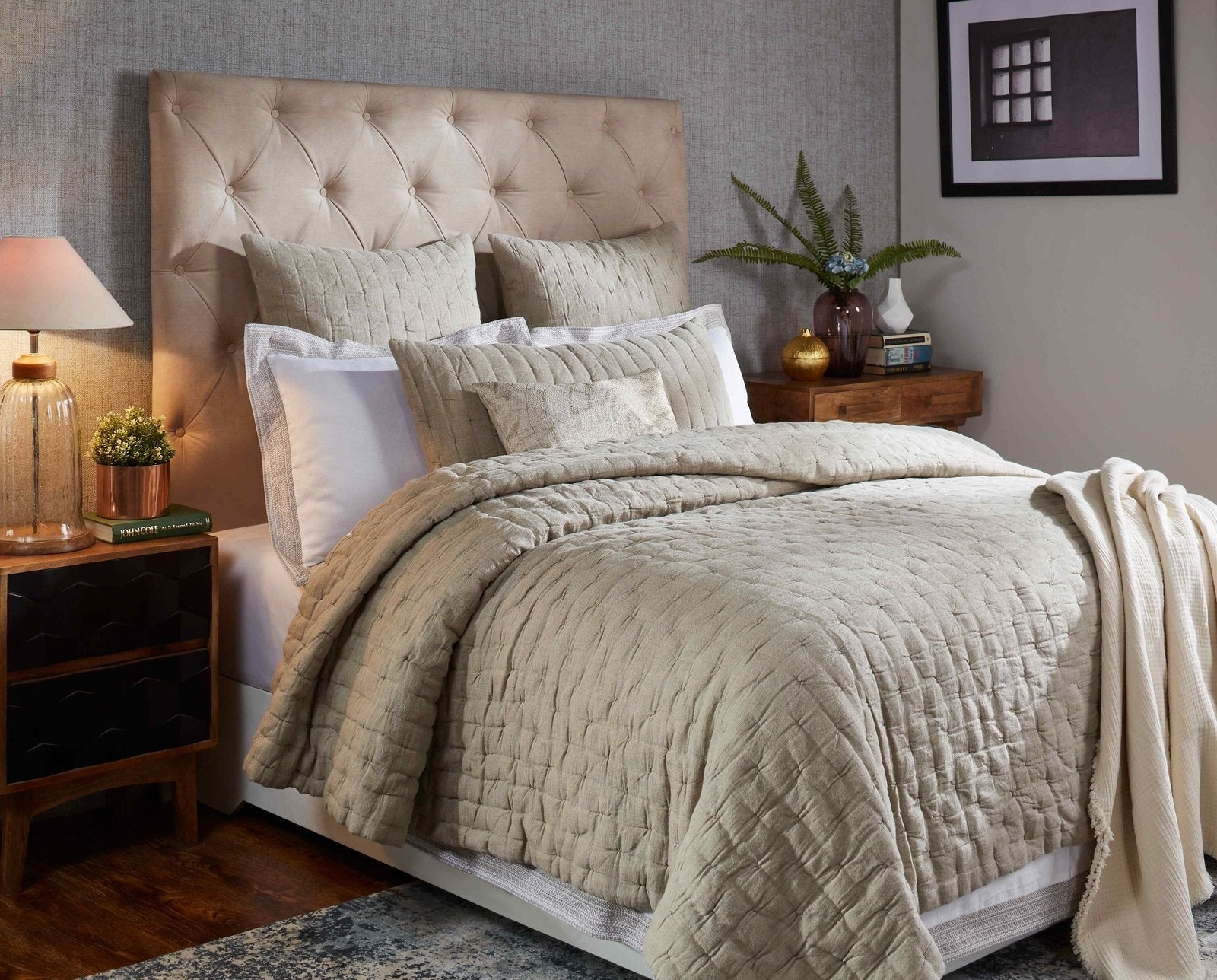 QT-320-11096_4|Luxurious beige quilted quilt, featuring a sophisticated textured pattern, perfect for a cozy, inviting bedroom aesthetic.