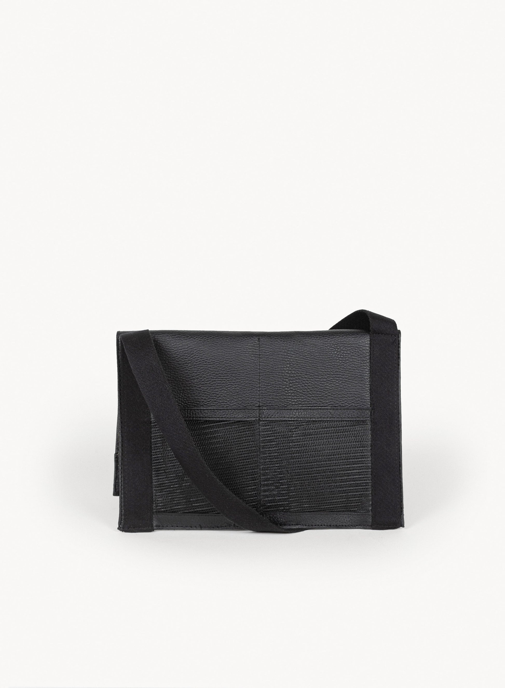 immediate action claymore bag in black showcasing the back view and detailing.