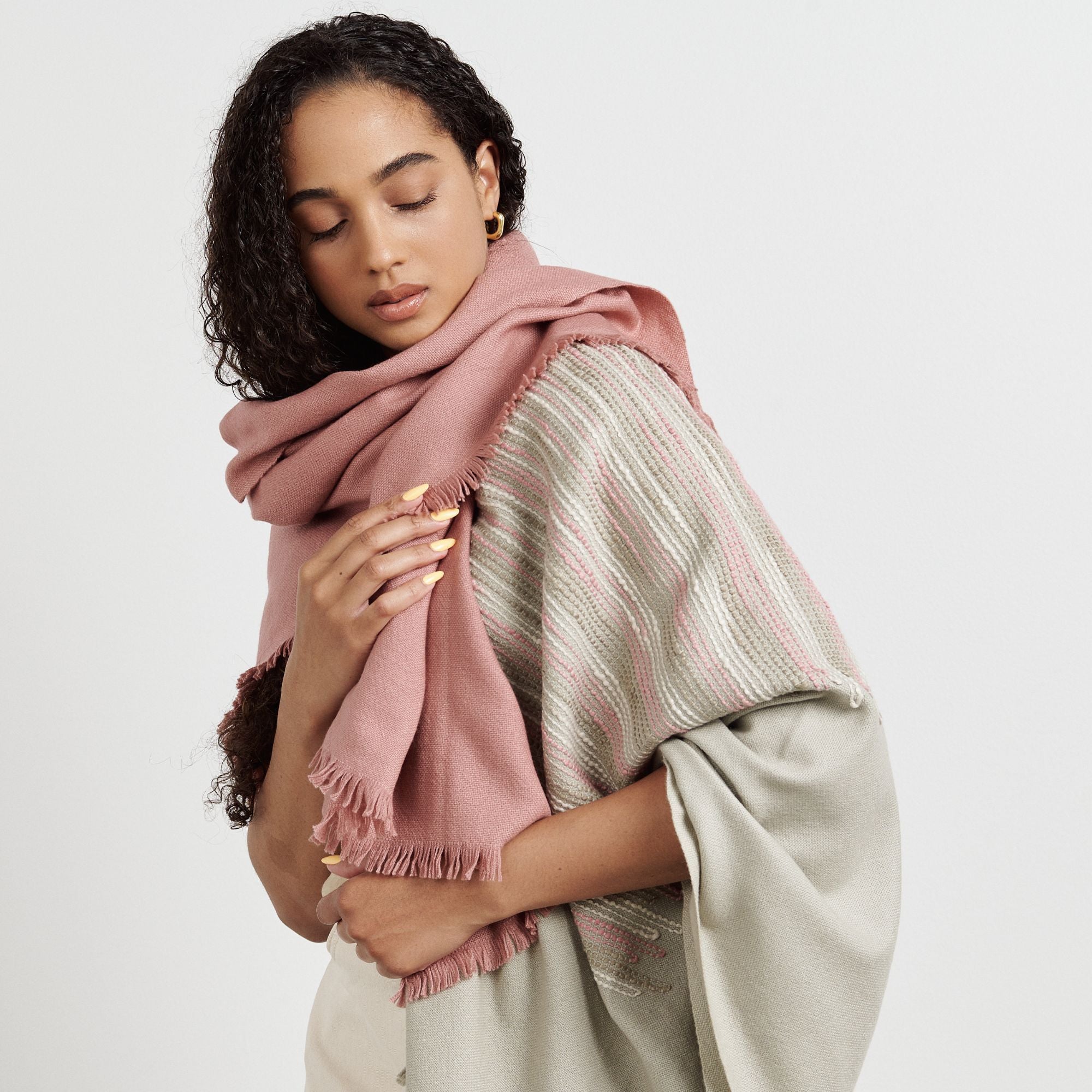 Chive Ombre Hand Textured Handloom Soft Merino Throw - Thumbnail 4