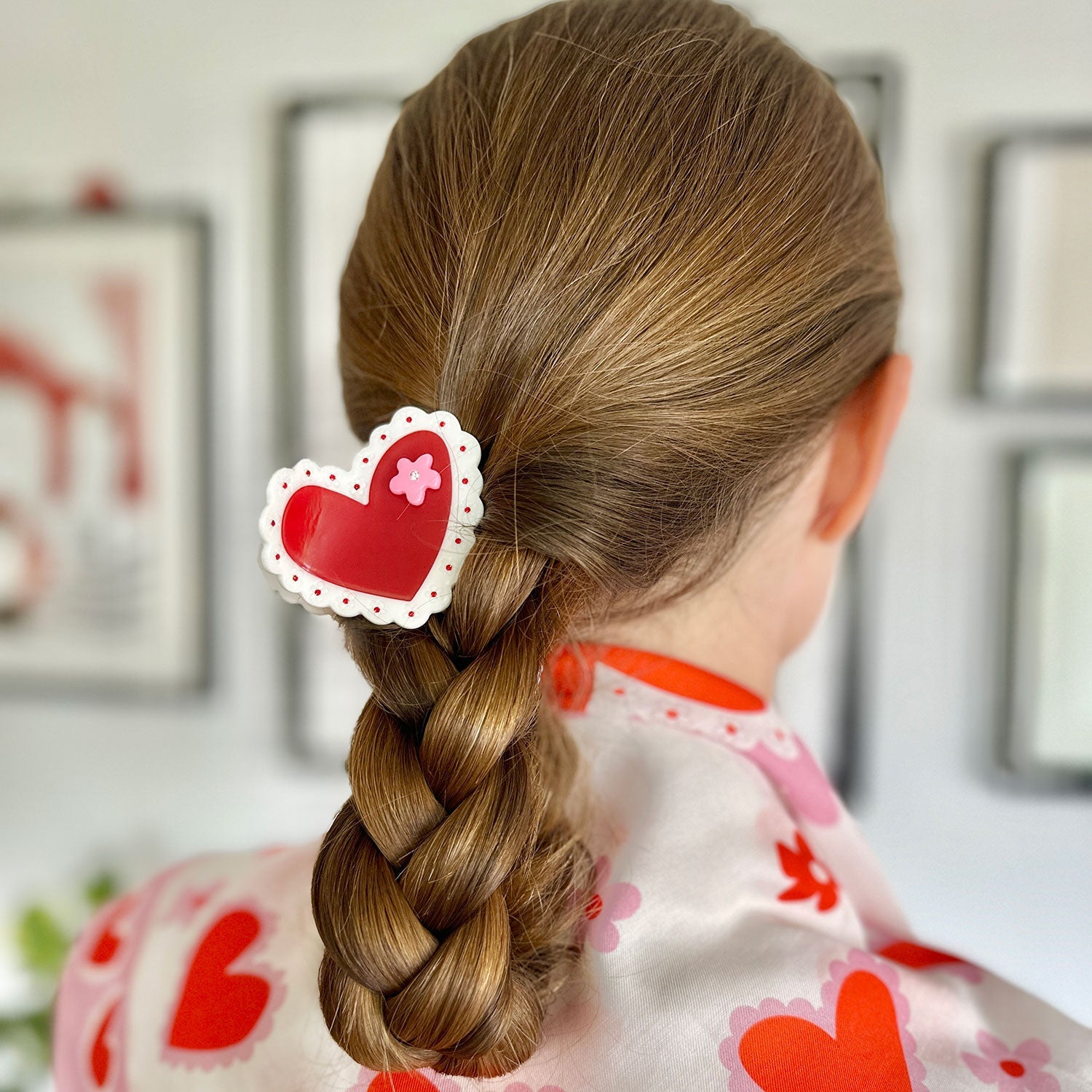 Be my valentine with this cellulose acetate Laced Heart Hair Claw on mate finish