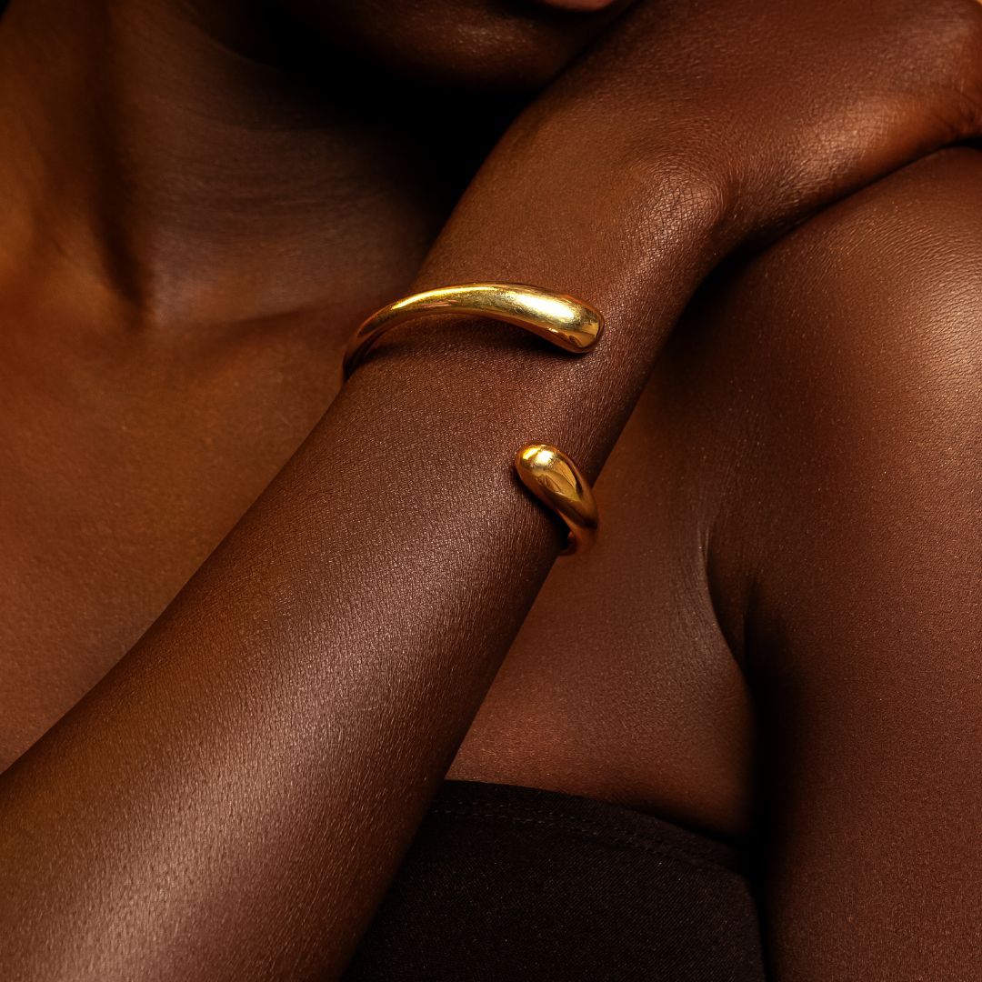 Smooth Bypass Wrap Teardrop Cuff Bracelet | Sana - Ecodunia