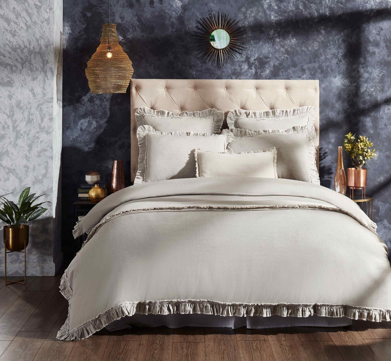 DT-019-9092_2|Chic greige linen-look duvet cover with contemporary frayed ruffles. Perfect for a sophisticated yet relaxed bedroom style.