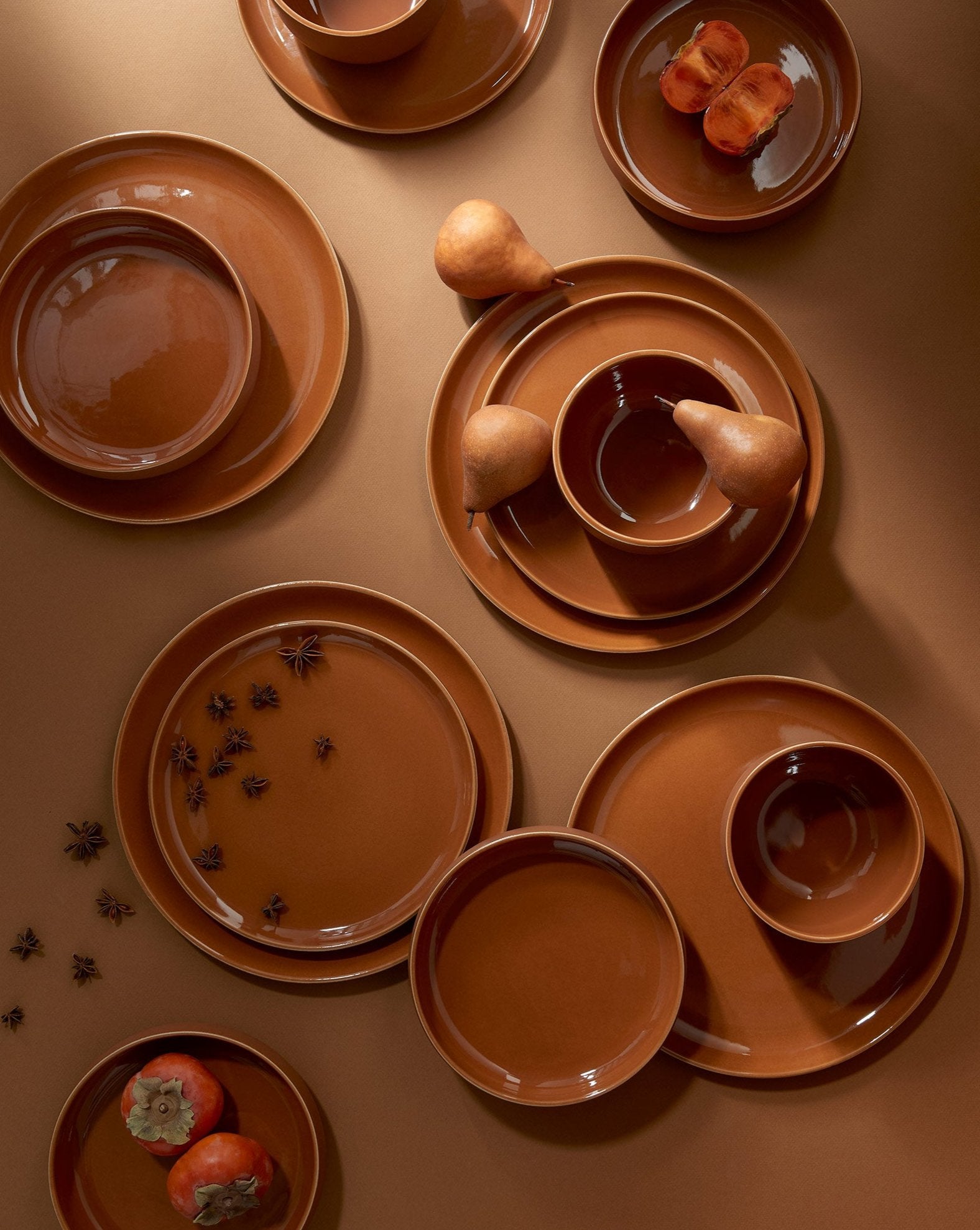 handmade, artisan made, matte terracotta/glazed terracotta, matte finish, plate, dinner plate, flat plate, assiette plate, assiette à diner, terracotta mat/terracotta brillant, artisan made fait à la main, arisanal, intemporel, design, EDAN, gharyan stoneware, ethically made, ethique, fair trade, commerce équitable, dinnerware, service de vaisselle, dinner set, dinnerware set, le gourmand, ensemble de vaissellelle