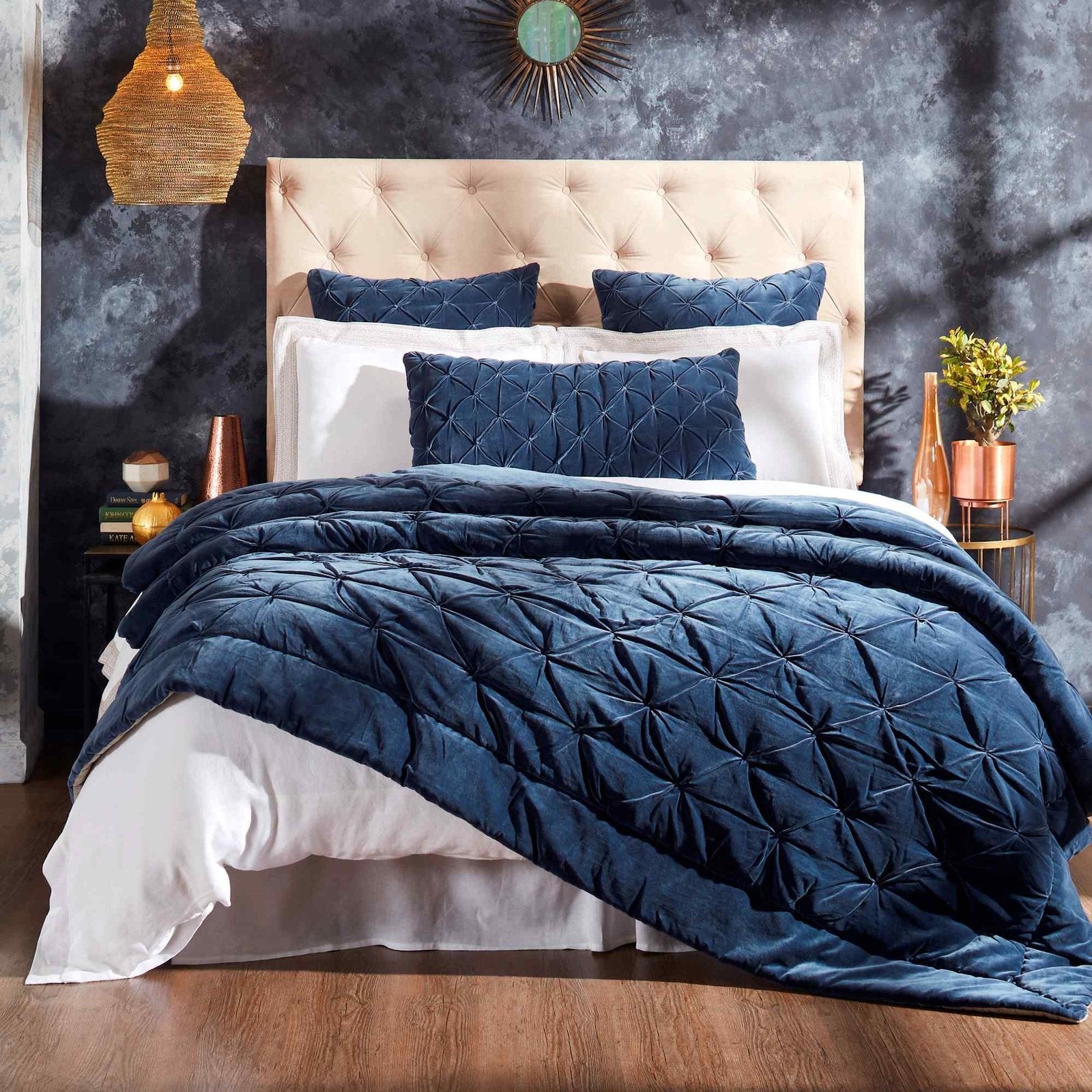 QT-326-11096_1|Luxurious navy blue velvet quilted bed set featuring a textured quilt, creating a rich and inviting focal point in the bedroom.