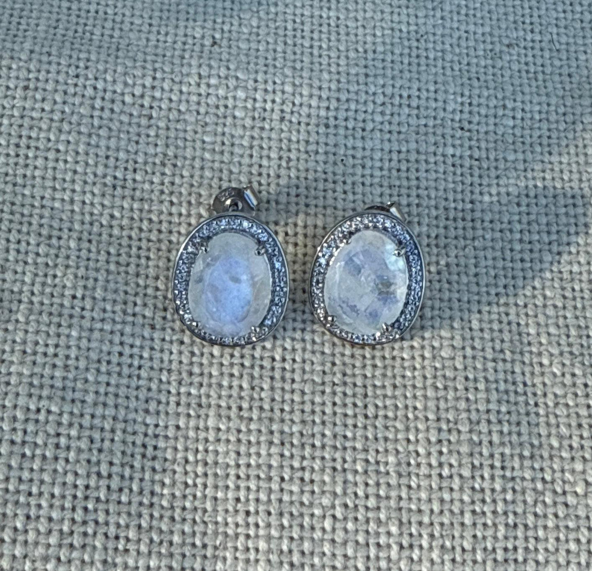 Moonstone Stud minimal everyday fine jewelry in solid gold and sterling 925 silver with natural gemstones.