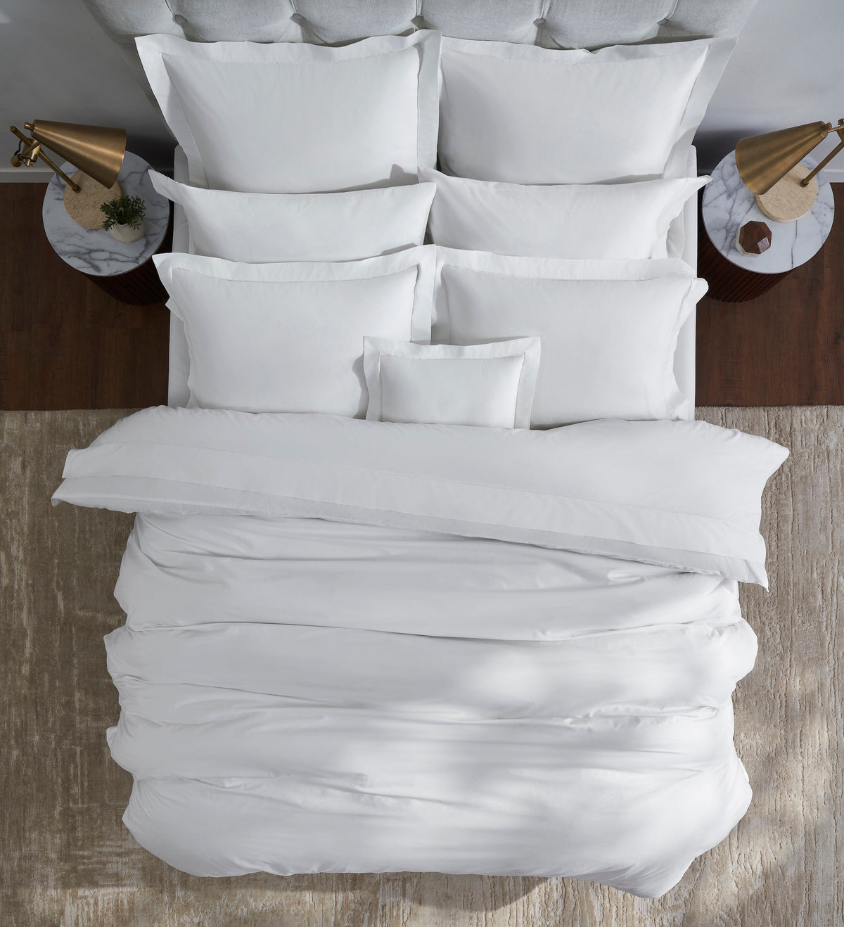 DT-056-6886_2|Elegant white duvet cover with subtle striped texture and refined gold piping, enhancing luxurious bedroom decor. Premium bedding.
