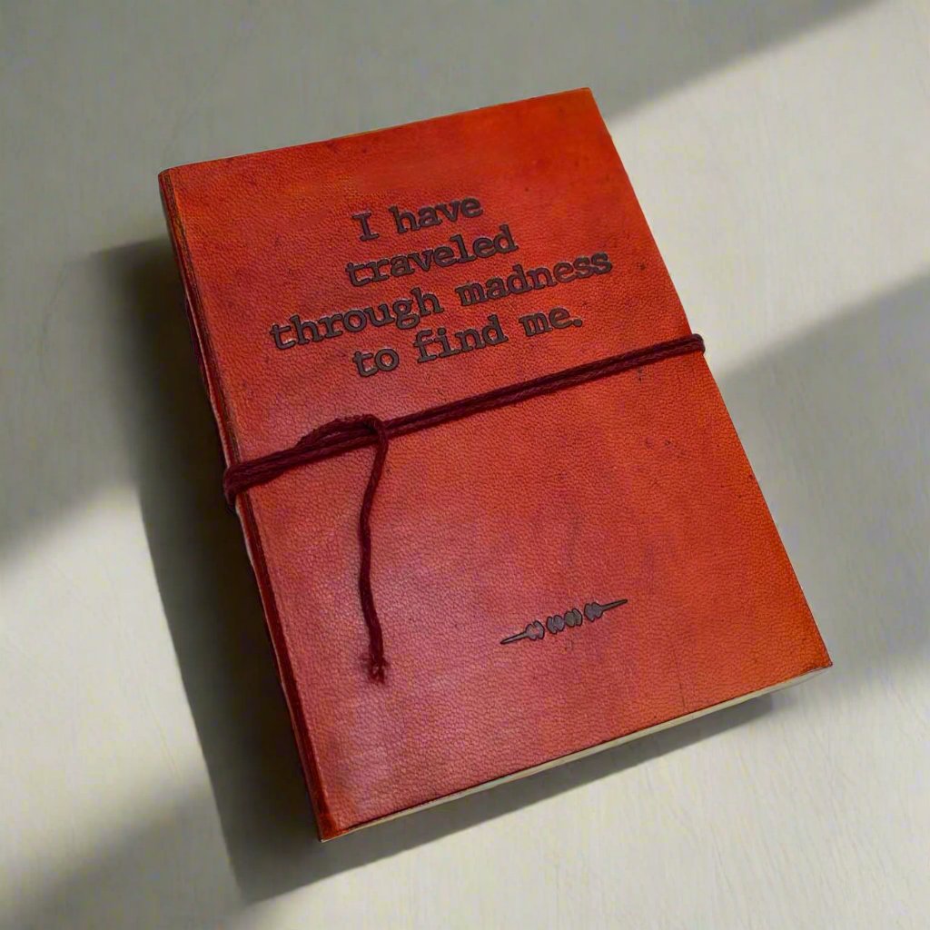 Handmade leather journal by Soothi in lined pages – ideal for gratitude journaling, personal growth, and beautiful writings