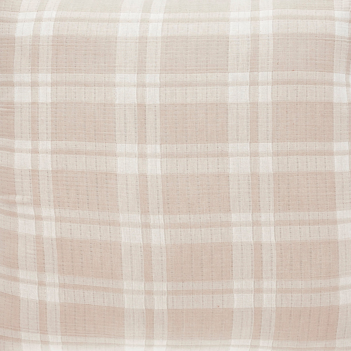BT-118-11096_6|Detailed close-up of a soft beige and white plaid checkered cotton fabric blanket, highlighting its texture and pattern.