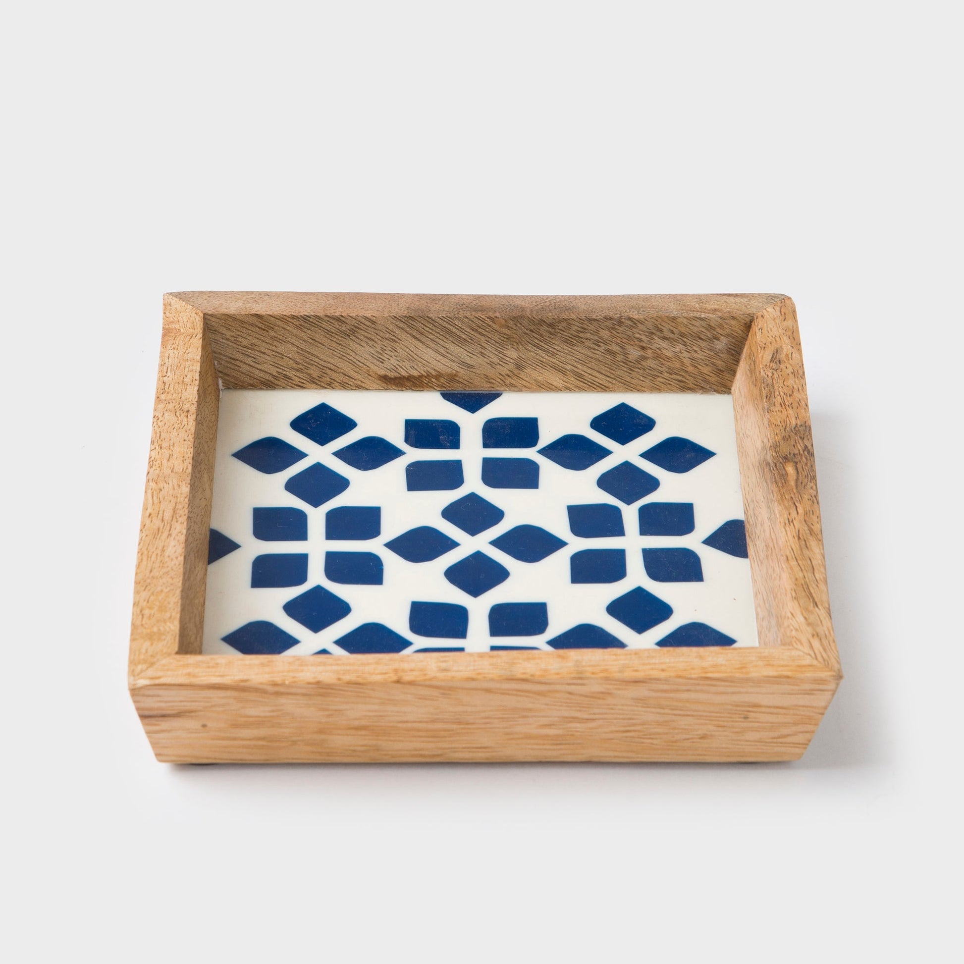  Blue lattice patterned trinket bowl and tray set displayed together