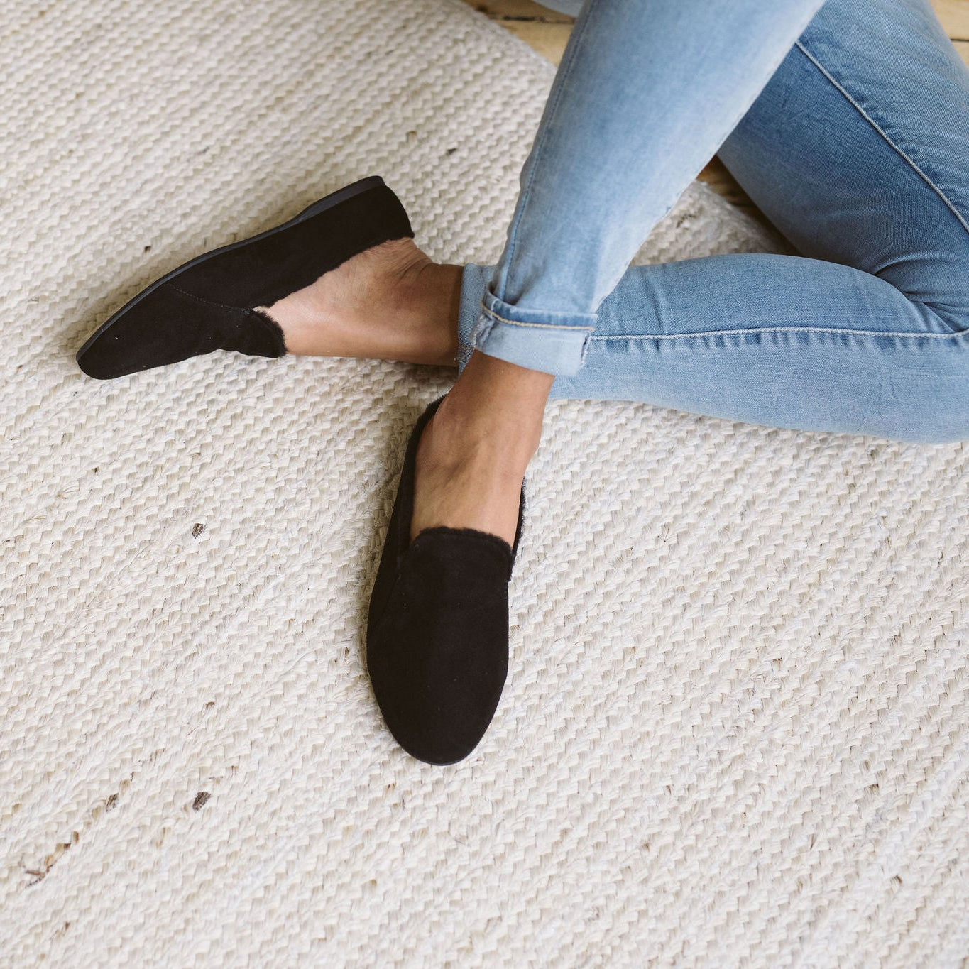 #color_black-suede