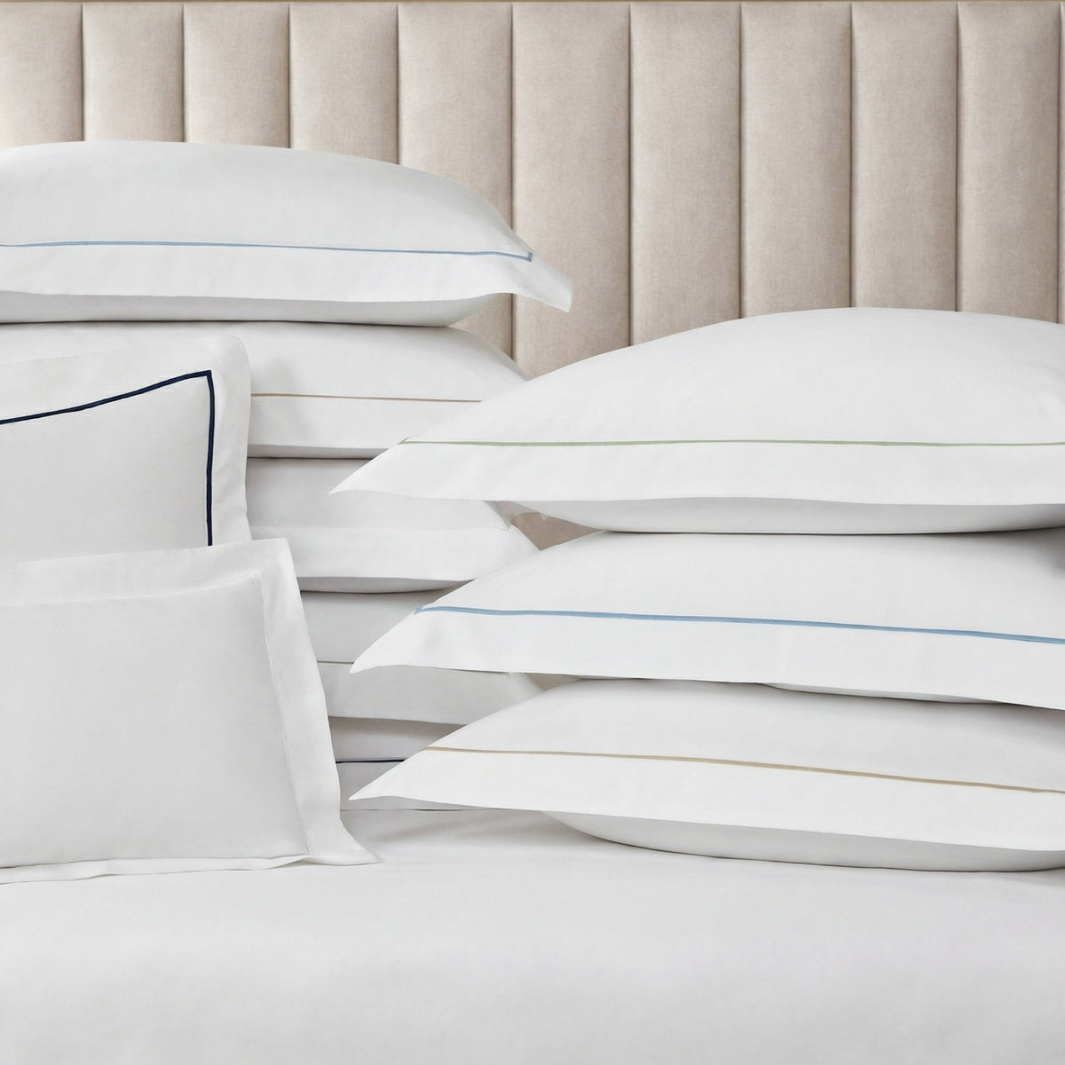 BS-070-1216_5|White luxury duvet cover with elegant navy blue piping detail. Perfect for a sophisticated, comfortable, and stylish bedroom.