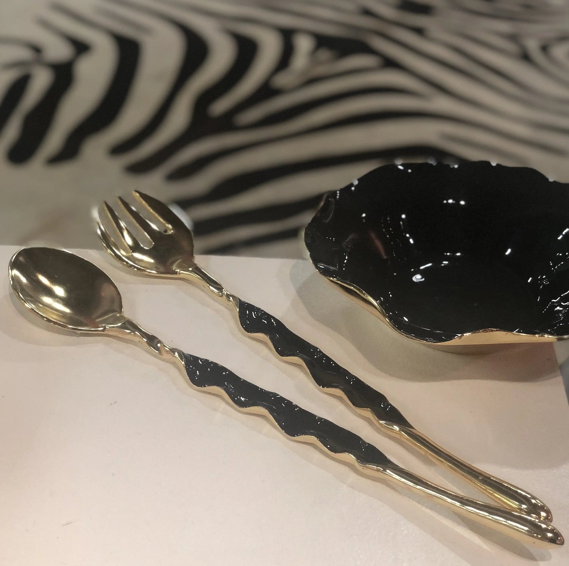 Ruffled Salad Server Gold