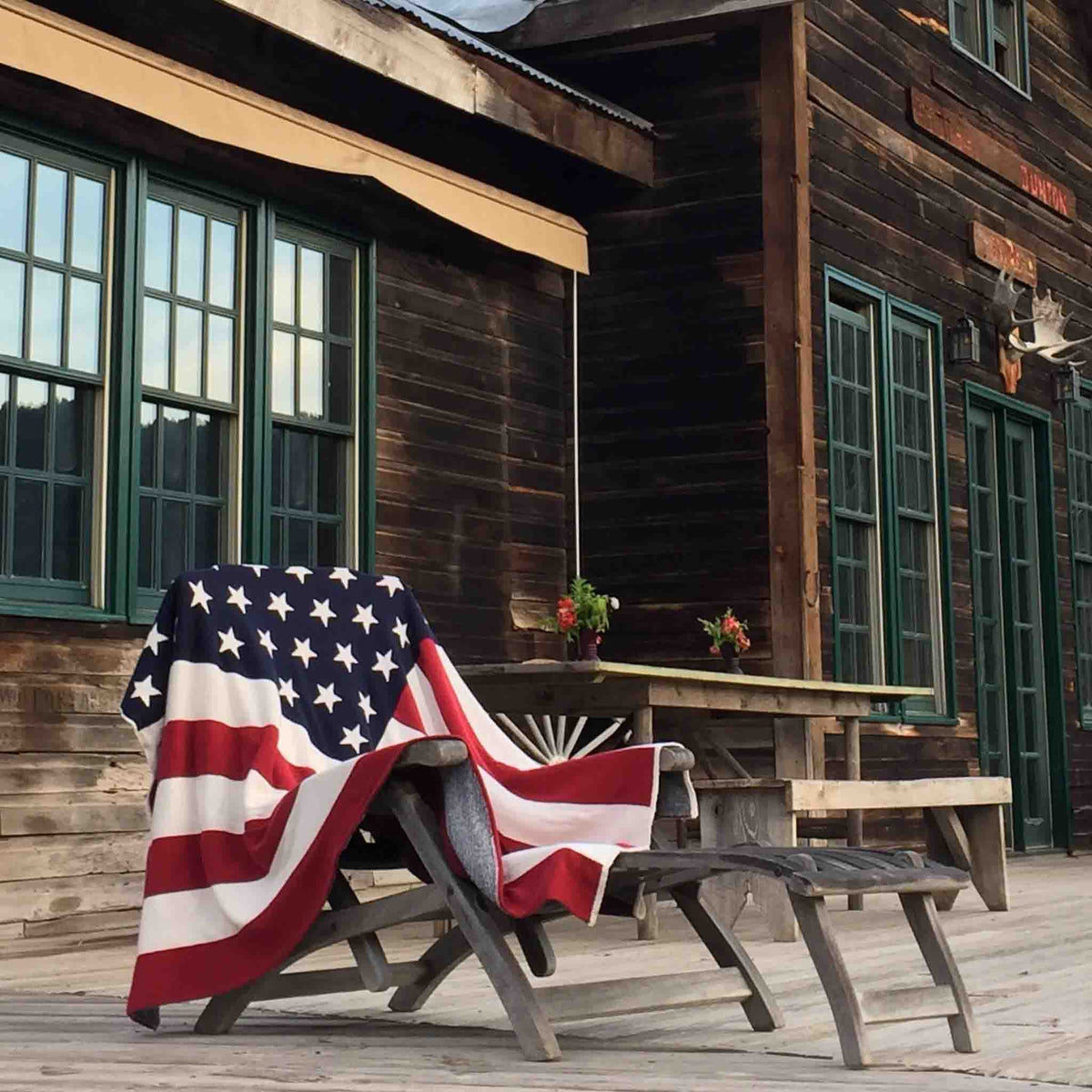 in2green Eco Throw Cotton Sustainable Knit Throw Blanket - American Flag 639266512240 BL01AF1