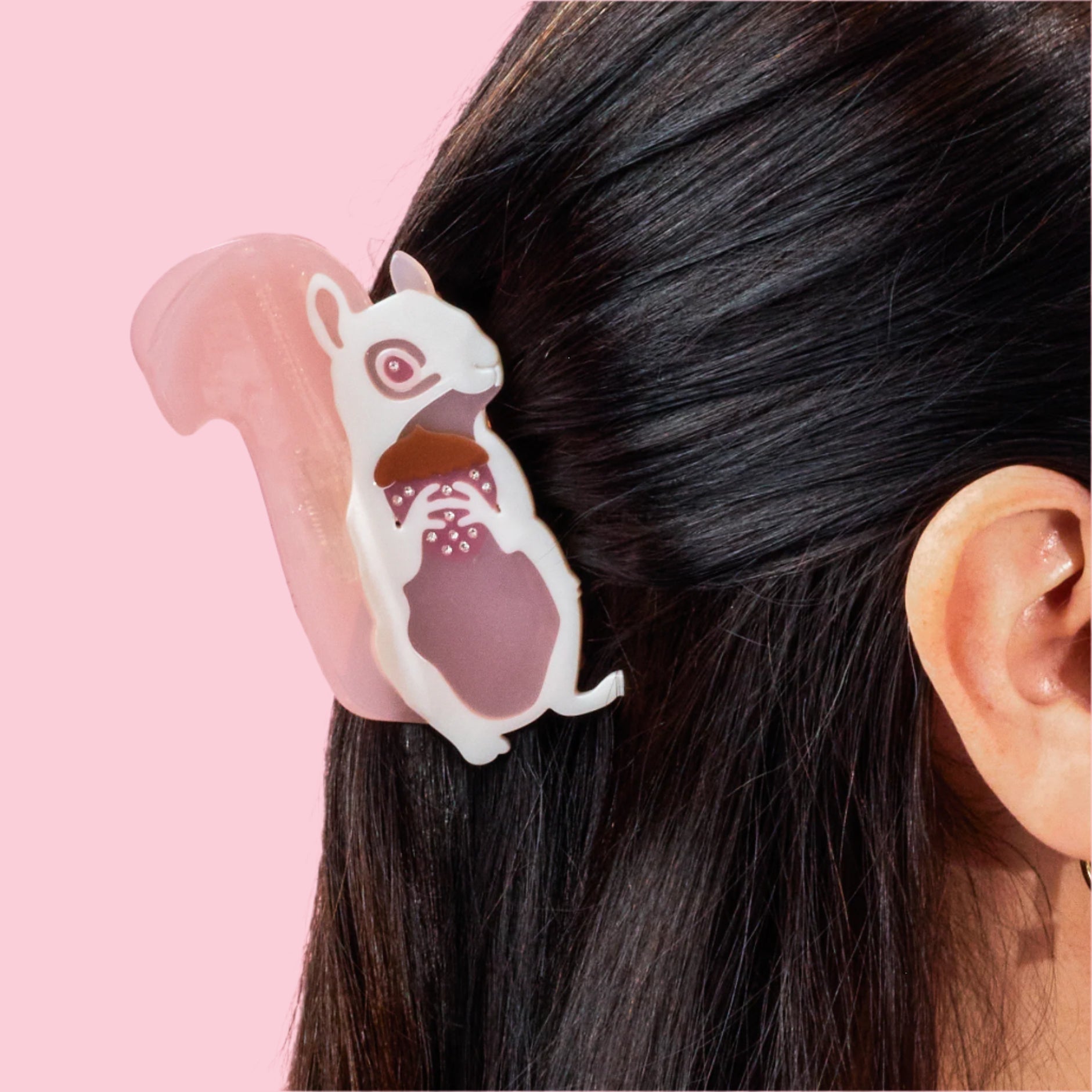 Albino squirrel hair claw, with a strawberry acorn on pink and histeric eyes from centinelle. Handmade on cellulose acetate, with splice technique, exquisite miniature details and crystals, that are tied directly to its value and make them unique and special. 