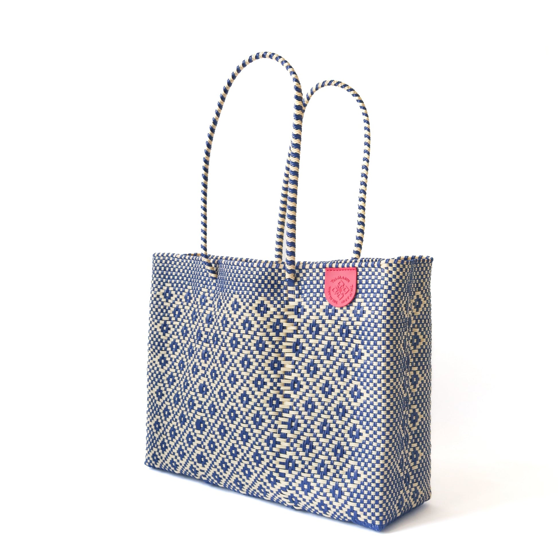Tin Marin super tote in mixte Design, A beige and blue rhombus oversized tote bag with a shoulder strap.