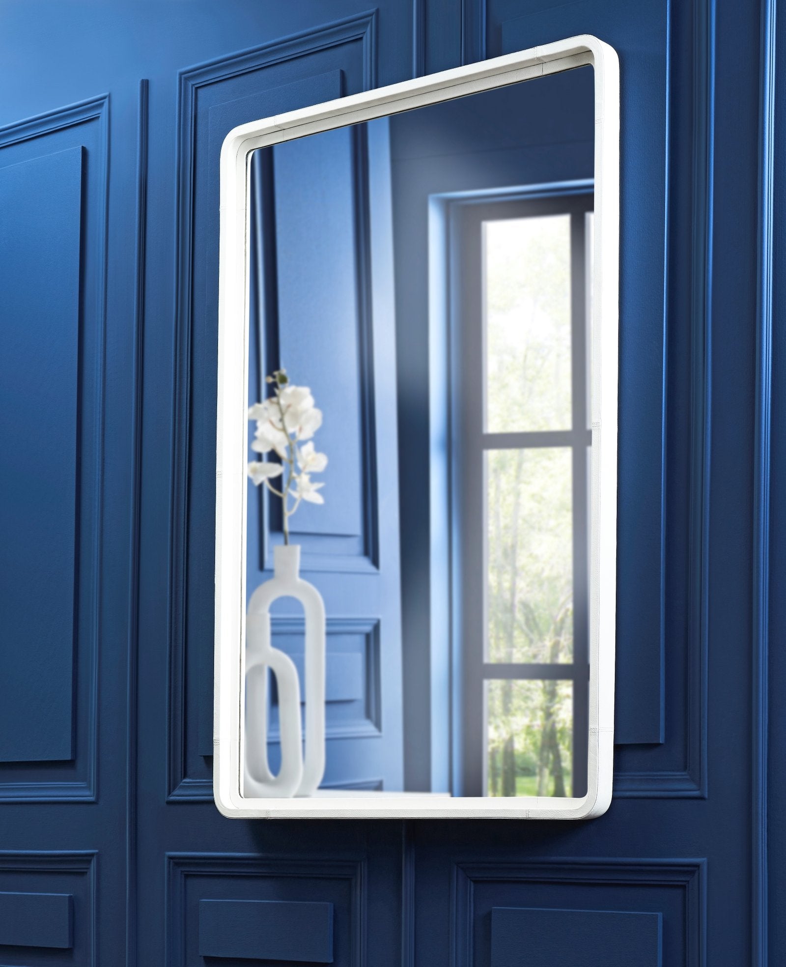 FN-5201-363554_4|Stylish rectangular wall mirror featuring a premium white leather frame, enhancing modern interiors with its sophisticated design.