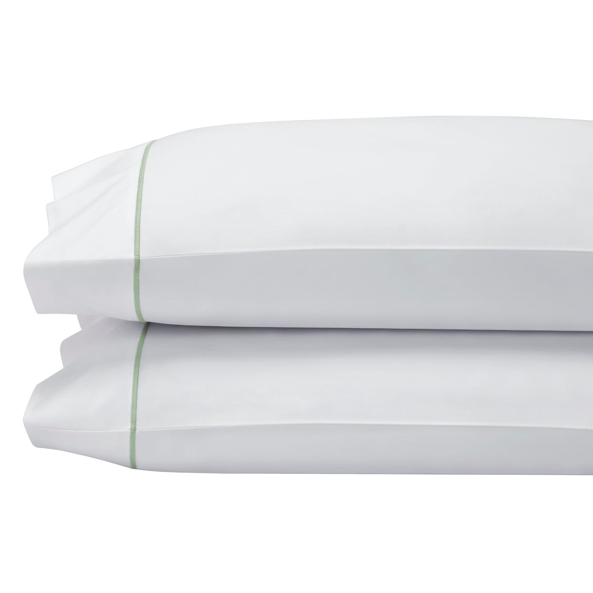 ASP-532-2032_6|Close-up view of a white 100% cotton flat sheet corner with a delicate light green piped border detail.