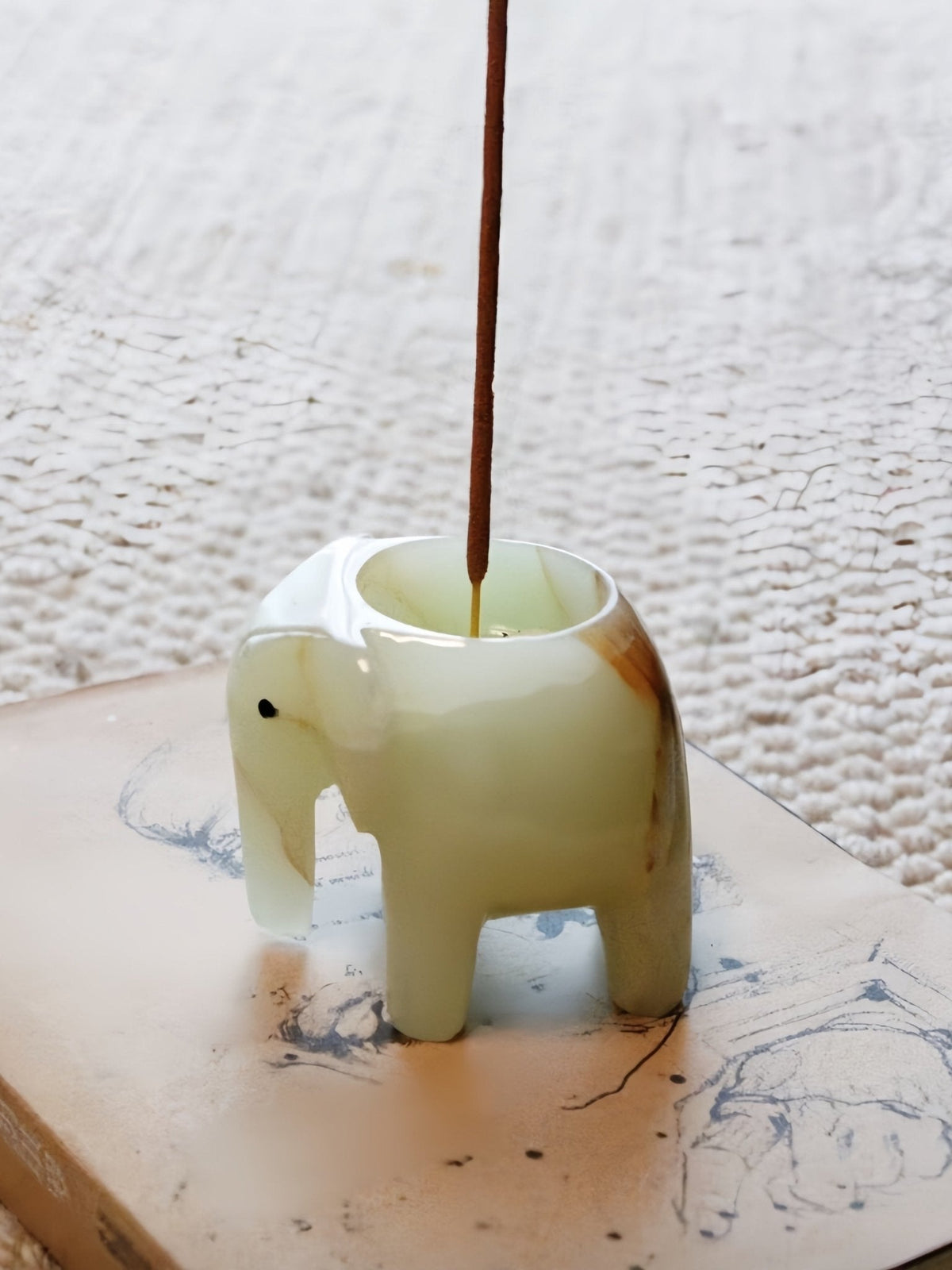 Gentle Giant 2-in-1 Incense Burner & Tealight Candle Holder – Cute Modern Stoneware Decor for Nordic & Hygge Homes -Candle Holders- Gentle Giant 2-in-1 Incense & Tealight Holder - INSPECIAL HOME