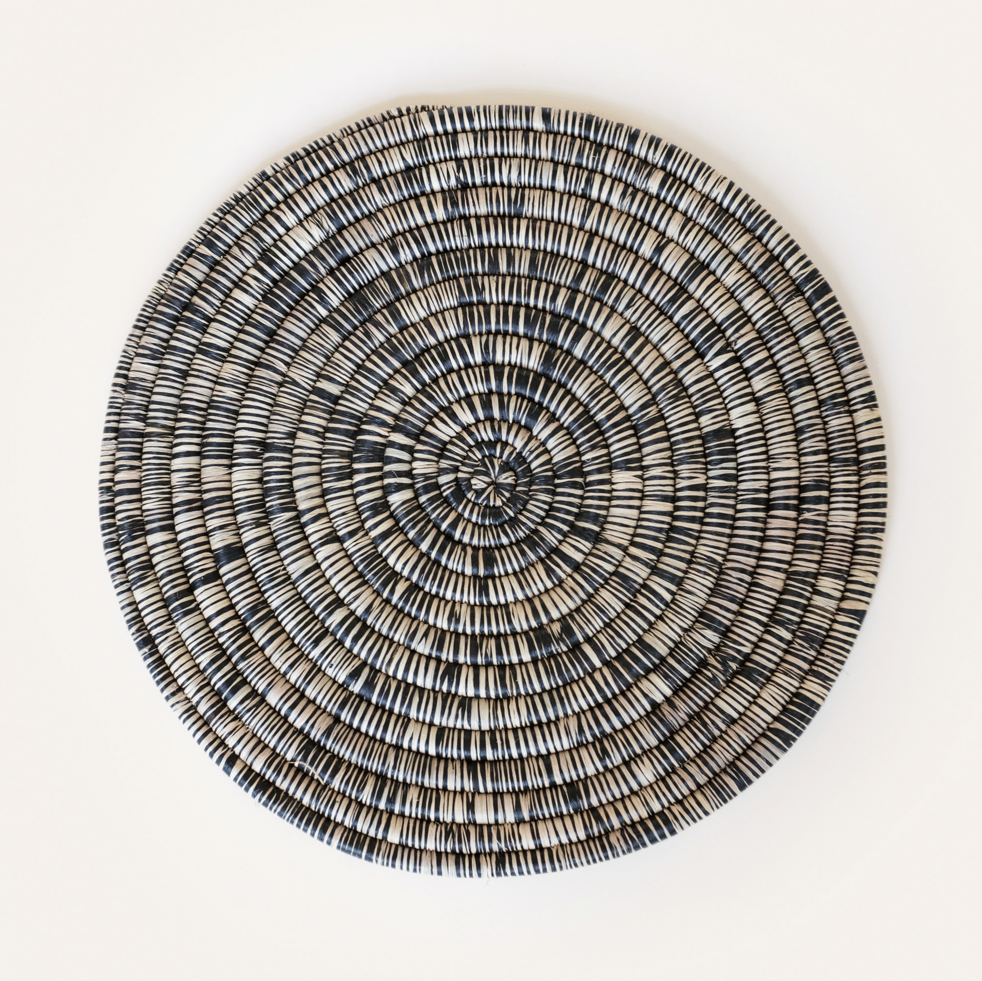 Flat Platter Mixed Natural Black Raffia