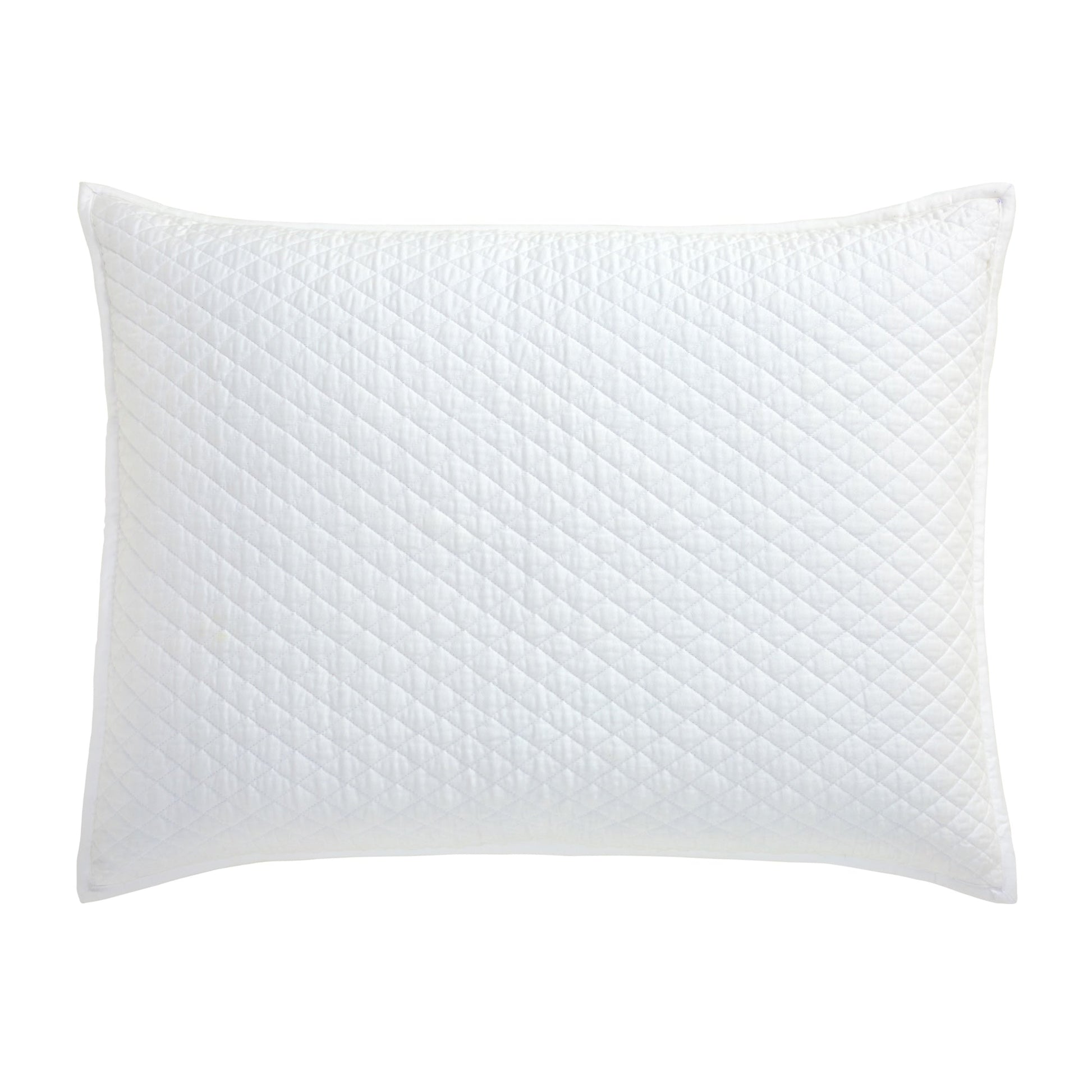 SS-264-2026_1|White quilted coverlet with classic diamond pattern. Elegant and soft bedding for a timeless bedroom, promoting comfort.