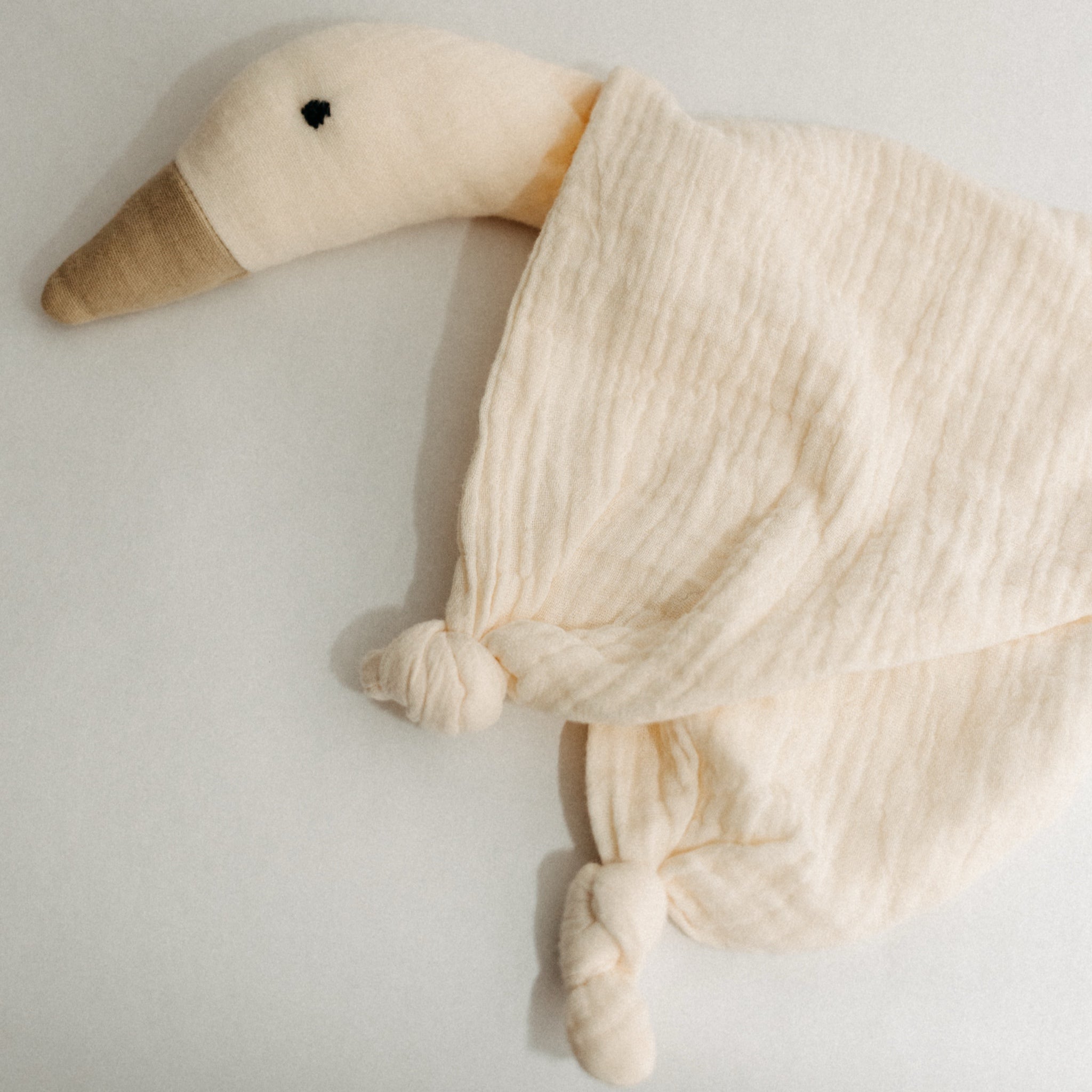 Goose Lovey| 17x17 | Organic Cotton