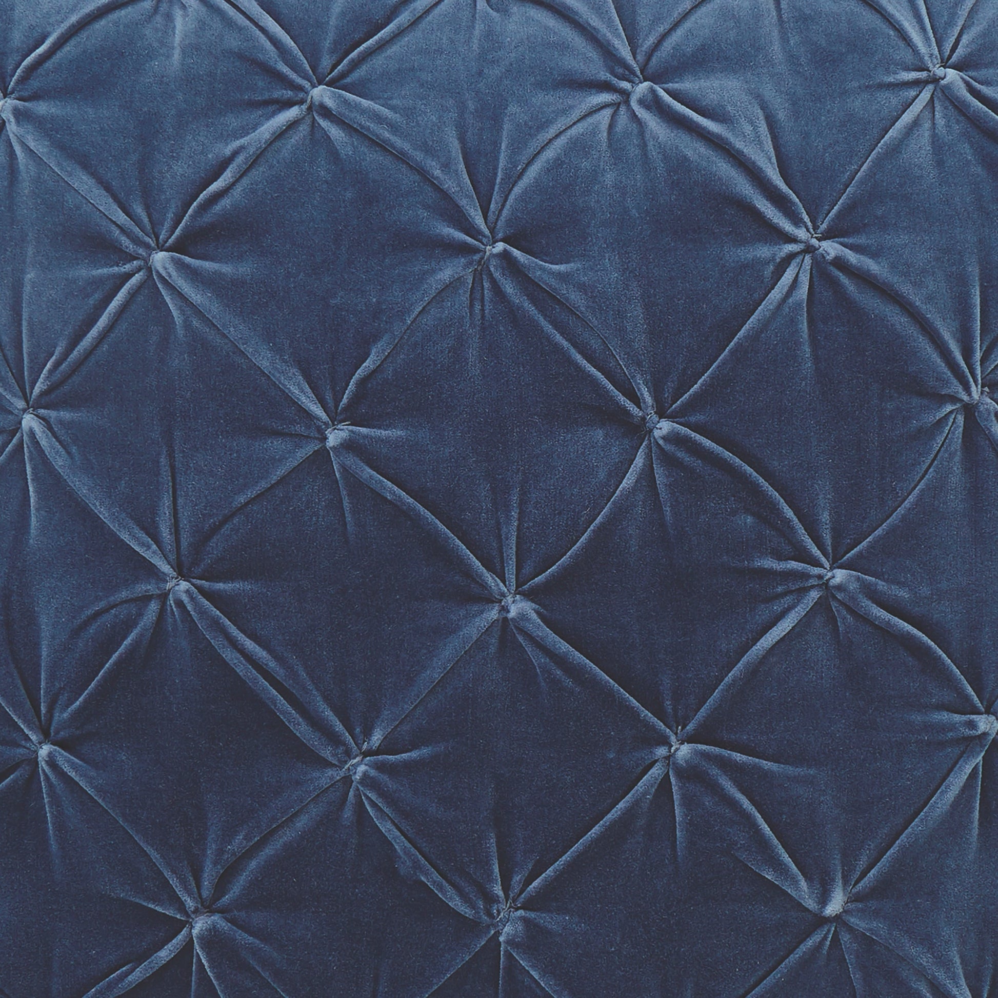 QT-326-11096_4|Cozy, stylish quilt for enhanced bedroom decor. Soft, textured bedding adding warmth and elegance to your space.