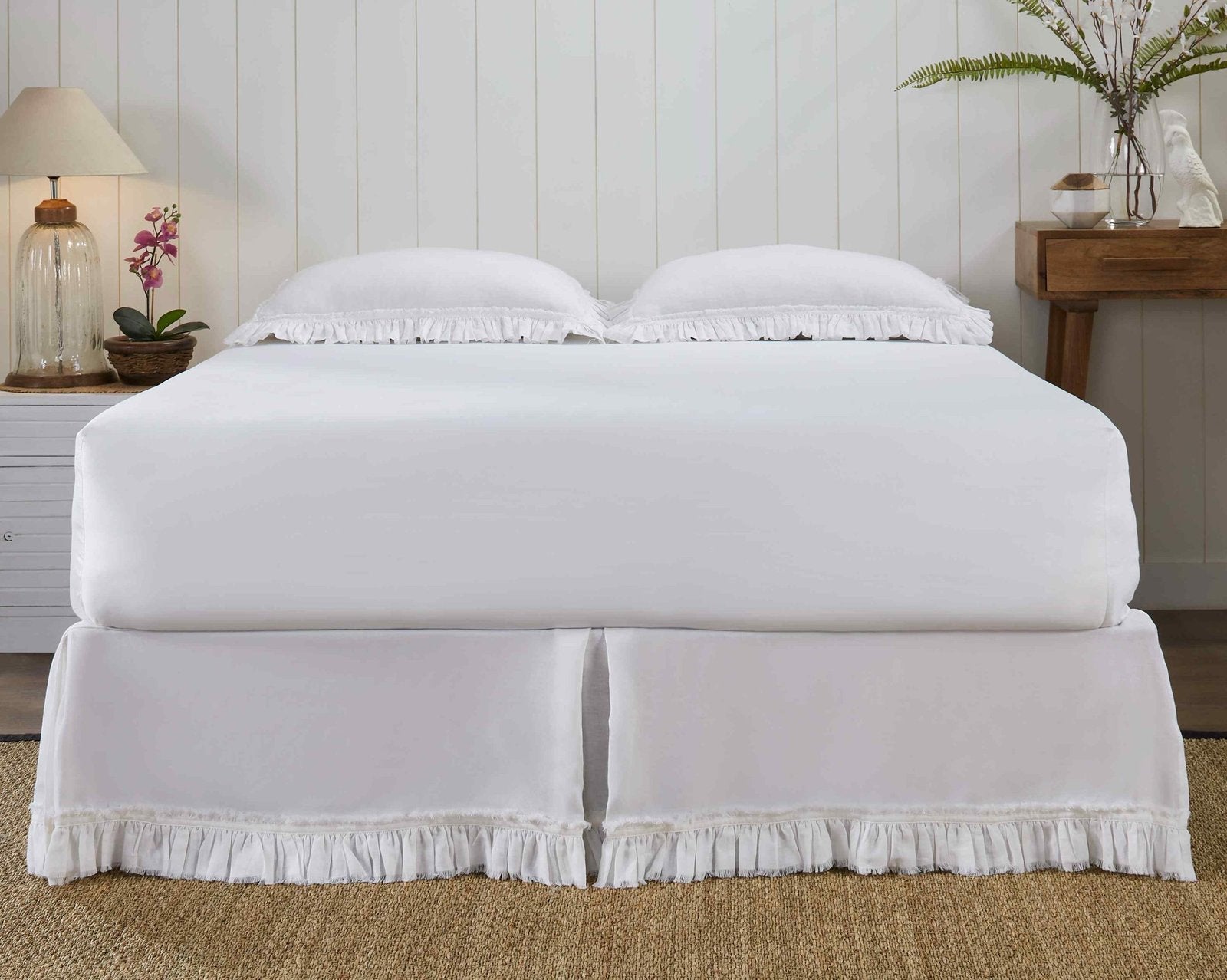 BS-103-X_2|White linen blend panel bed skirt with layered ruffles and frayed edges. A classic tailored bedding accessory.