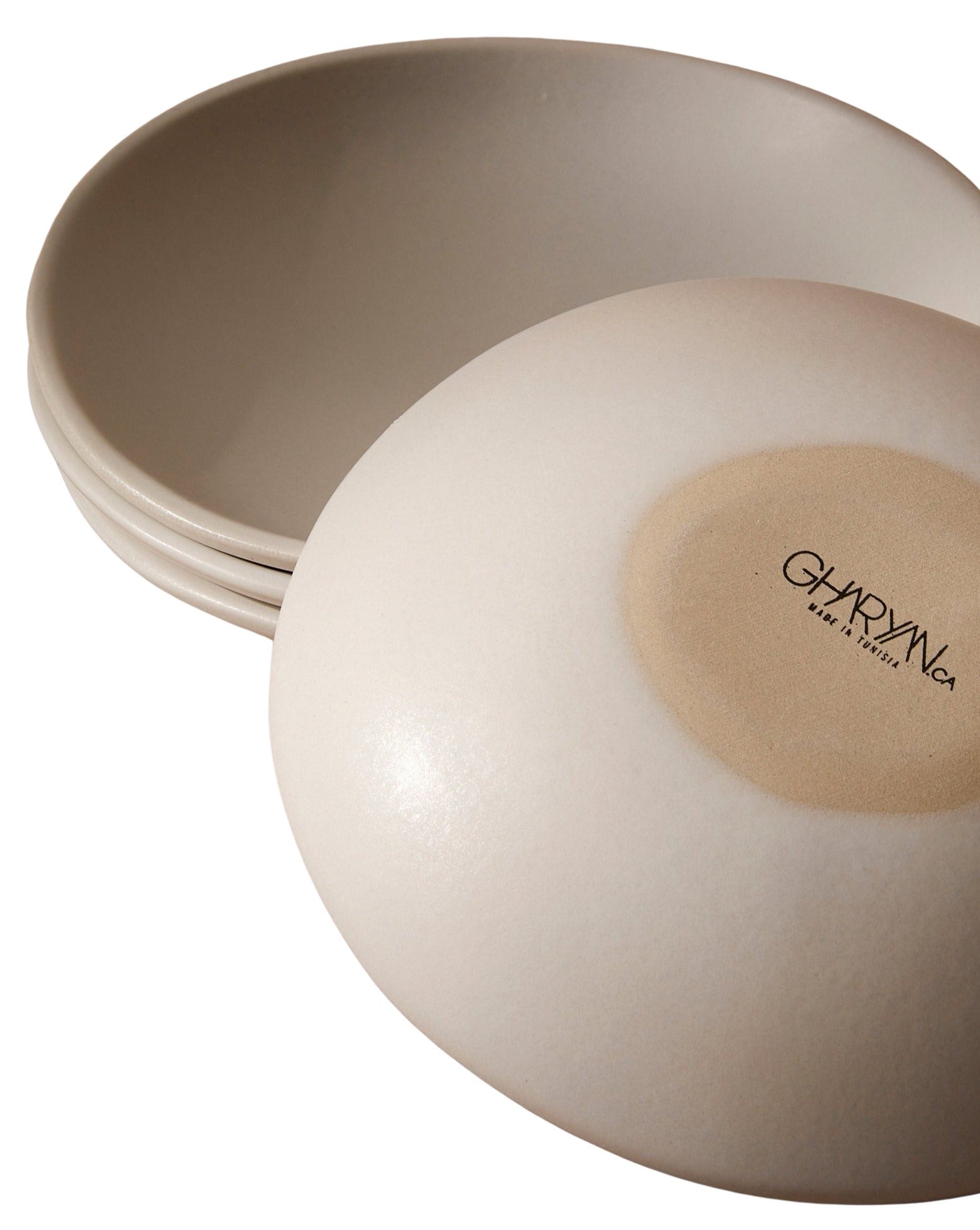 handmade, artisan made, matte white, matte finish, plate, dinner plate, pasta plate, salad plate, assiette à diner, assiette à pate, salad plate, blanc mat, artisan made fait à la main, arisanal, intemporel, design, dadasi, gharyan stoneware, ethically made, ethique, fair trade, commerce équitable