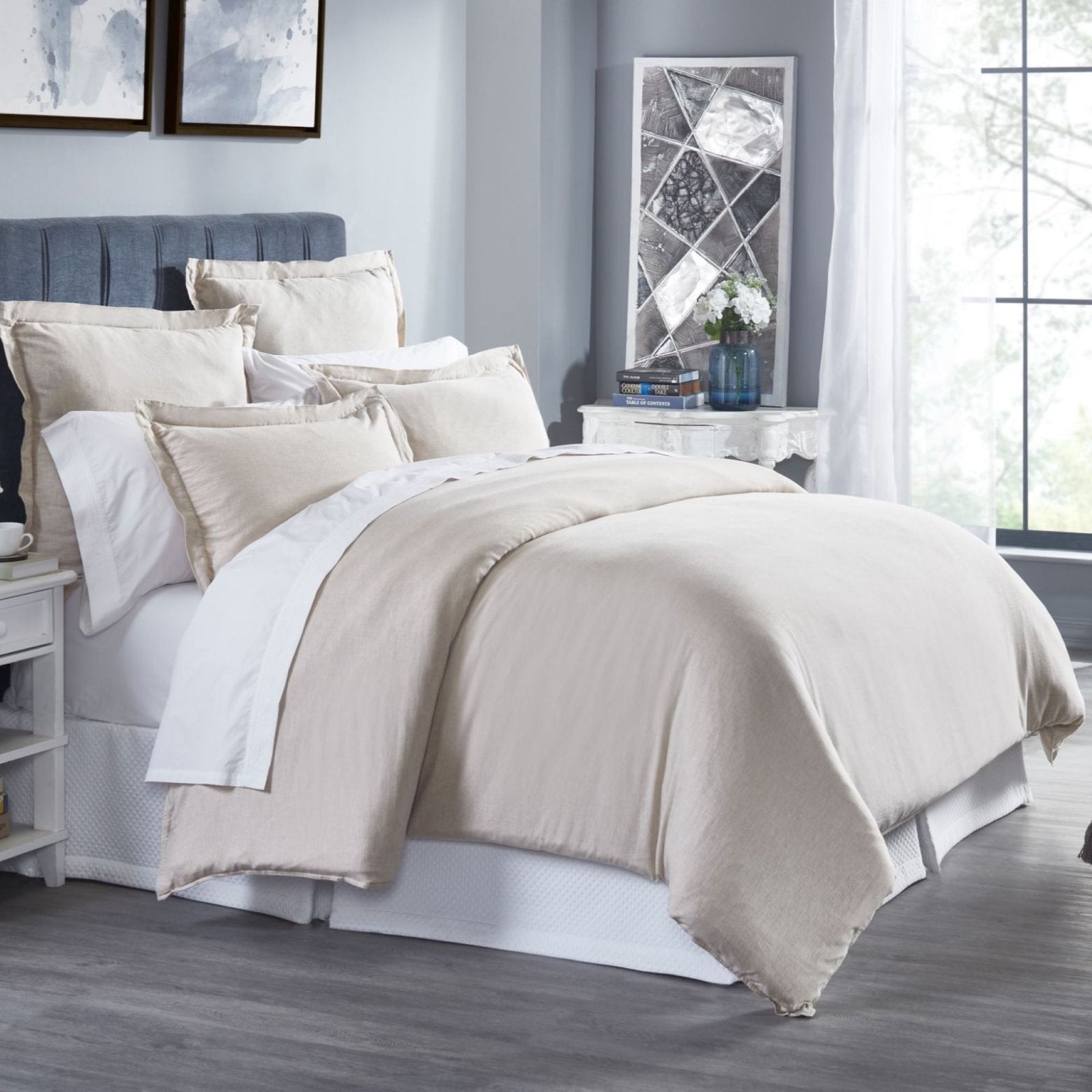DT-036-10692_2|Soft beige solid duvet cover set, queen size, with matching shams, creating a serene and minimalist bedroom ambiance.