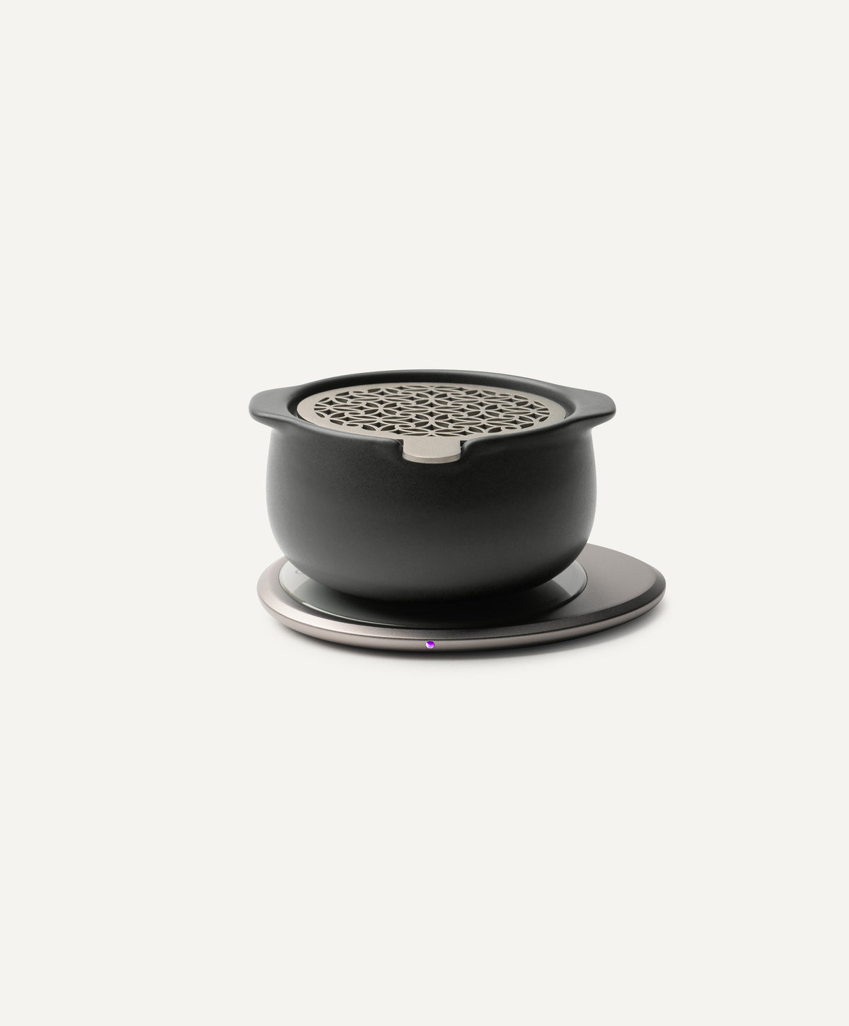 Jun Self-Heating Ceramic Diffuser 5 fl oz / 150 mL in Inkstone Black with lid on Ohom Pad 3