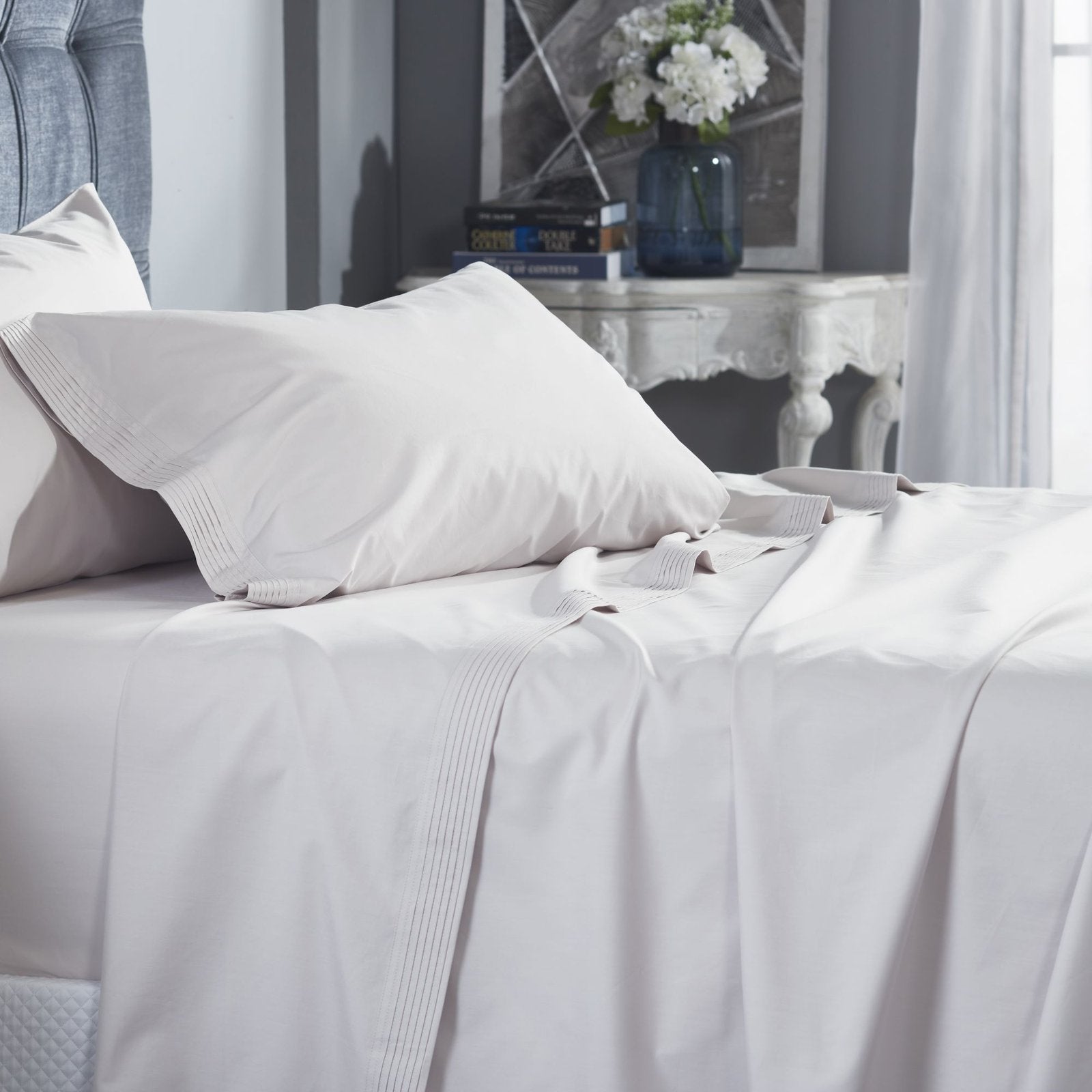 KSS-523-7880_4|Soft, breathable light pink 100% cotton sateen sheets, featuring elegant pintuck details, perfect for luxurious bedroom comfort.
