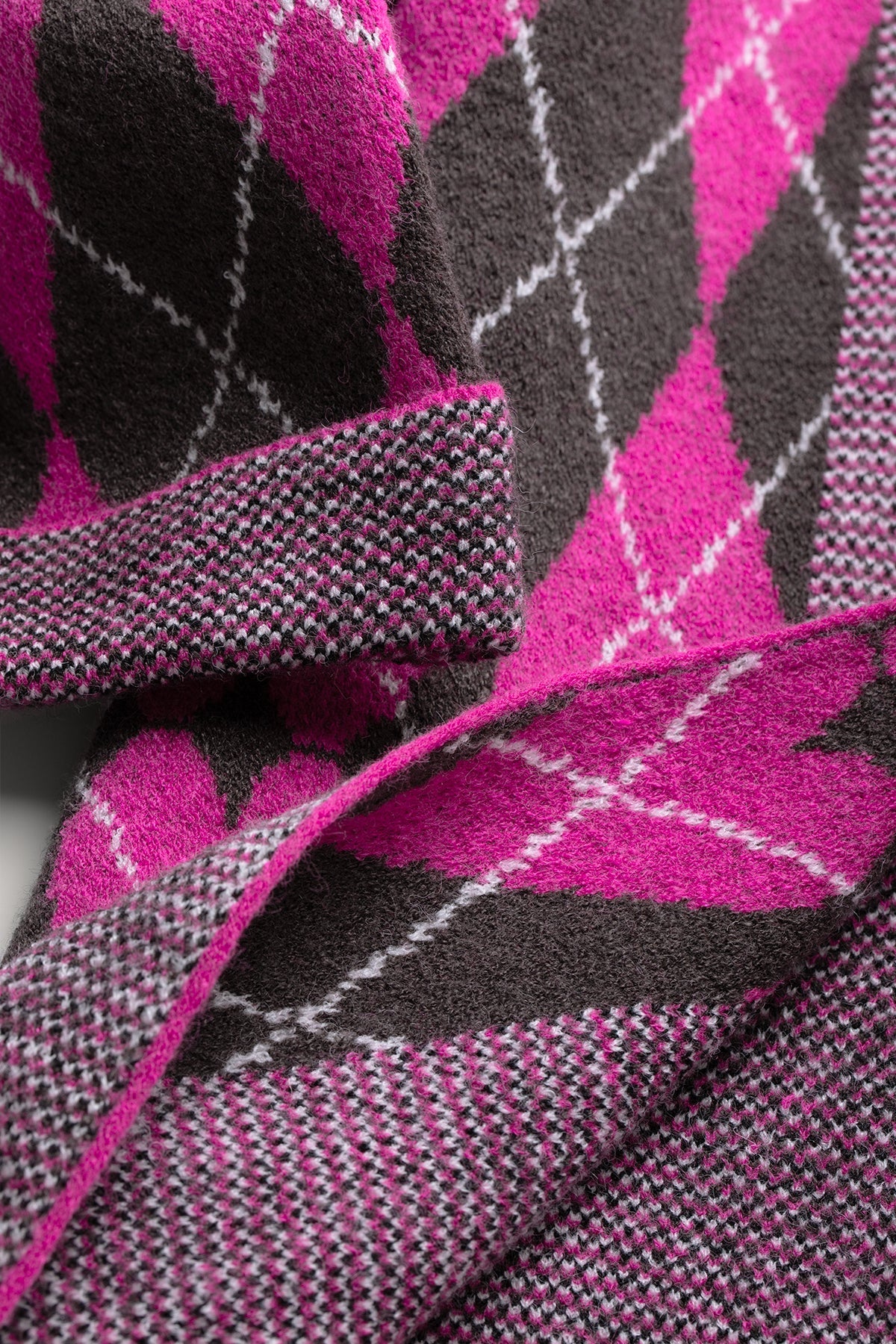Heart Patterned Cardigan Argyle Knit - Magenta