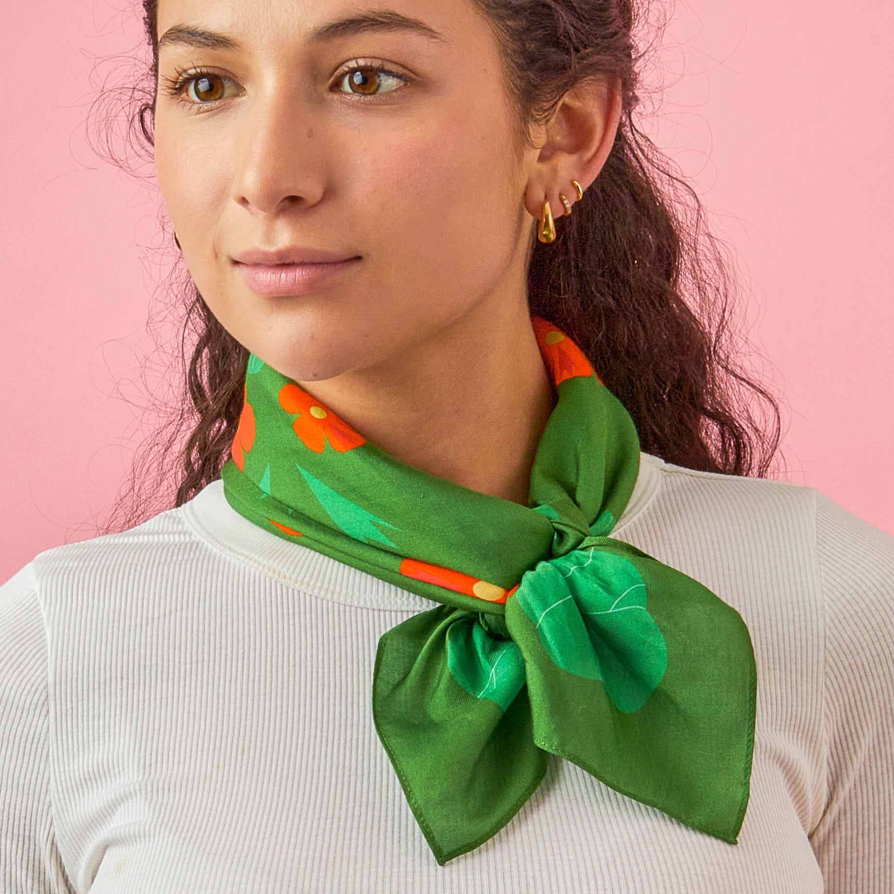 Our Nasturtium Garden cotton silk bandana is a retro inpired piece. Made of a luxurious cotton-silk blend with a precise machine-stitched hemming, perfect as head wraps or neckerchiefs, bandana hairstyles, bandana headband; bandana style is in and now. Ethically sourced.