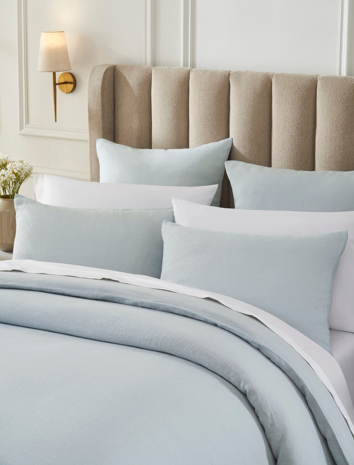 DT-042-9092_3|Light blue linen-blend duvet cover set, solid color, relaxed sophisticated bedding for tranquil modern bedroom comfort.