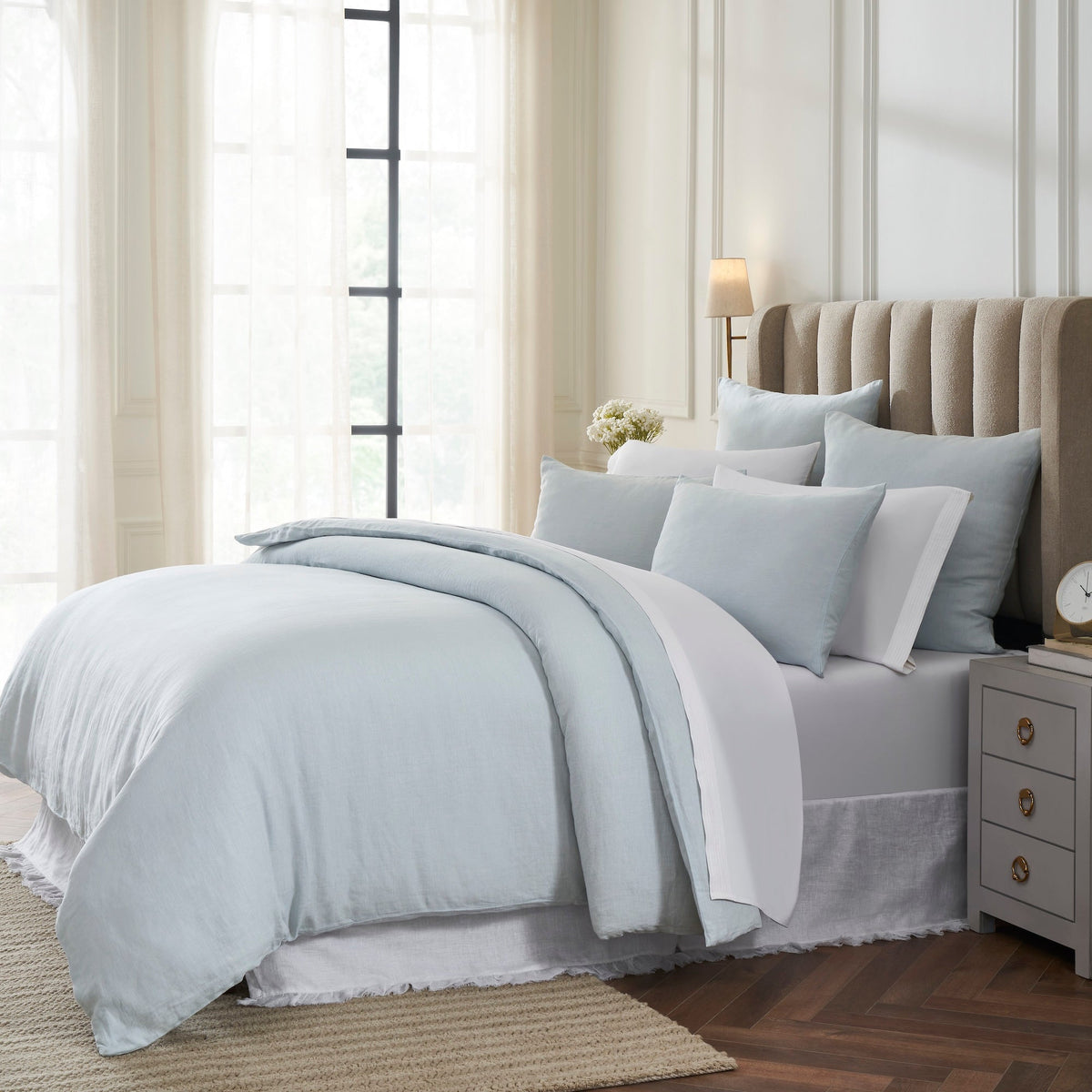 DT-042-10692_2|Light blue linen-blend duvet cover set, solid color, relaxed sophisticated bedding for tranquil modern bedroom comfort.