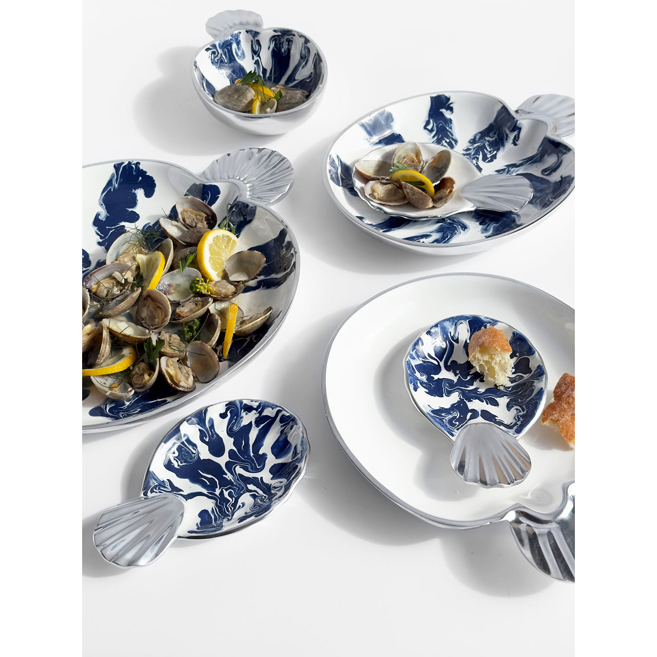 LA MAR Round Serving Platter - Nima Oberoi Lunares 