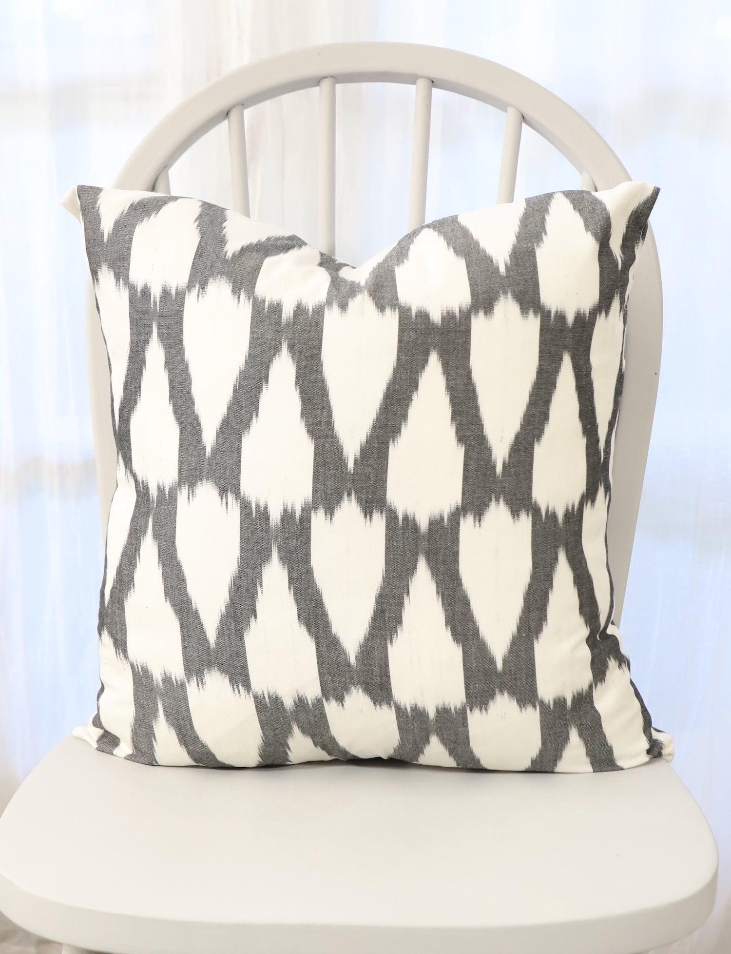Naomi Throw Pillow Cover - Passion Lilie