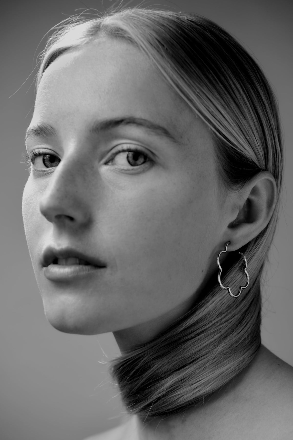 Kirby Flower Hoop in 925 recycled sterling silver, view 3