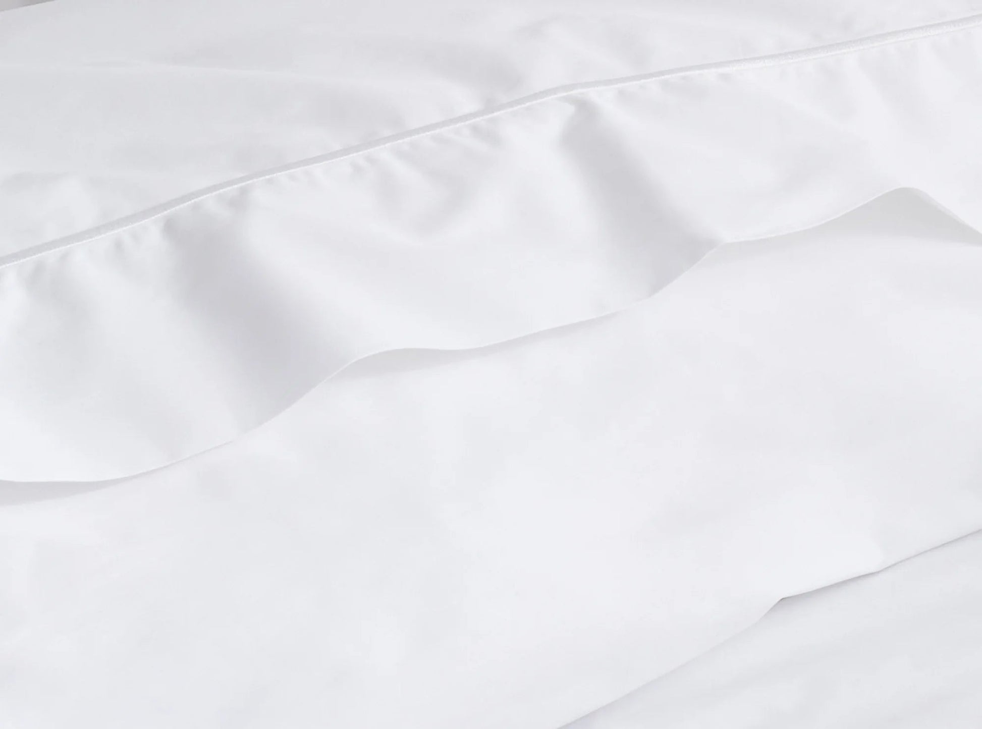 Crisp breathable texture of organic percale sheet set - classic weave