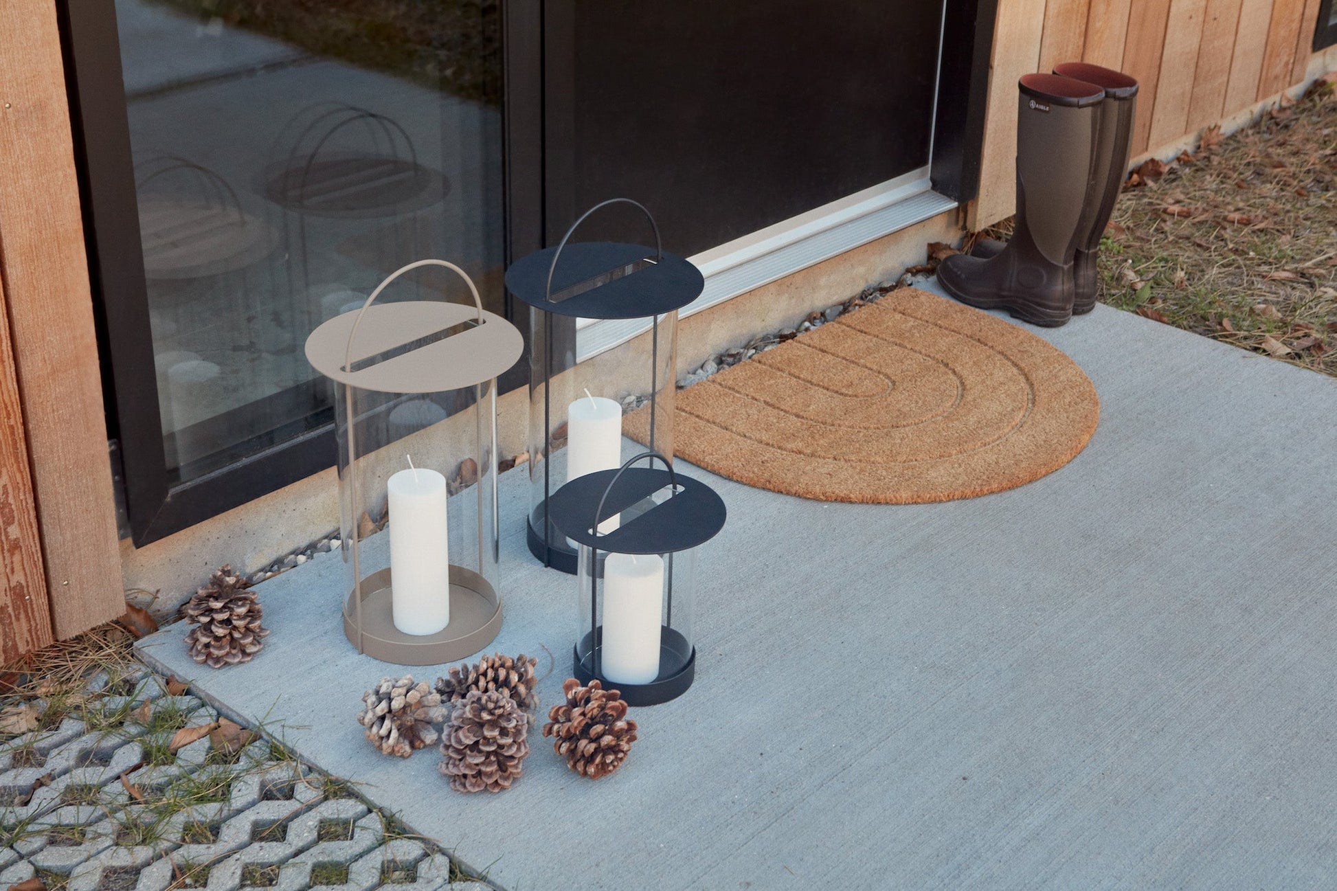 Maki Lantern Large In Black 4
