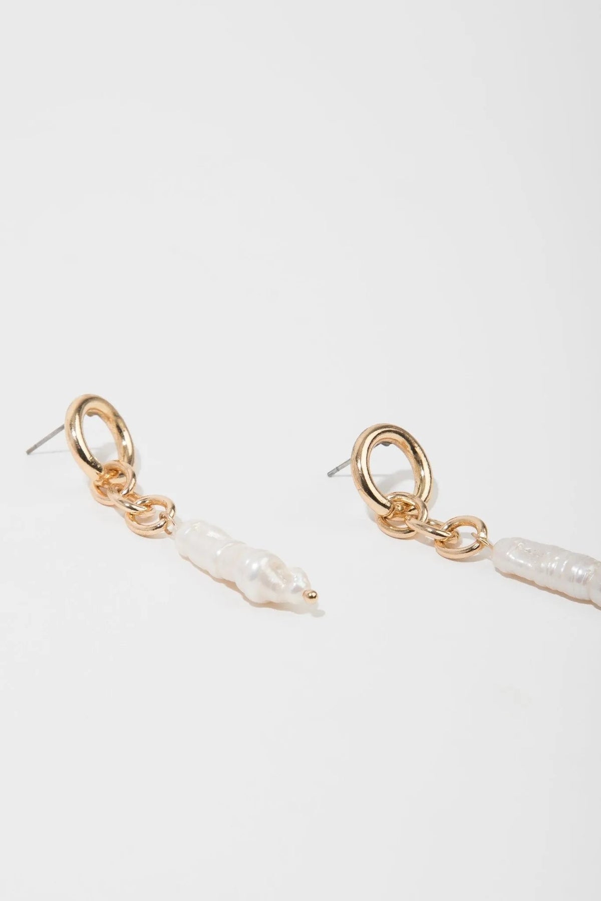 Eleanor Pearl Drop Earrings White
