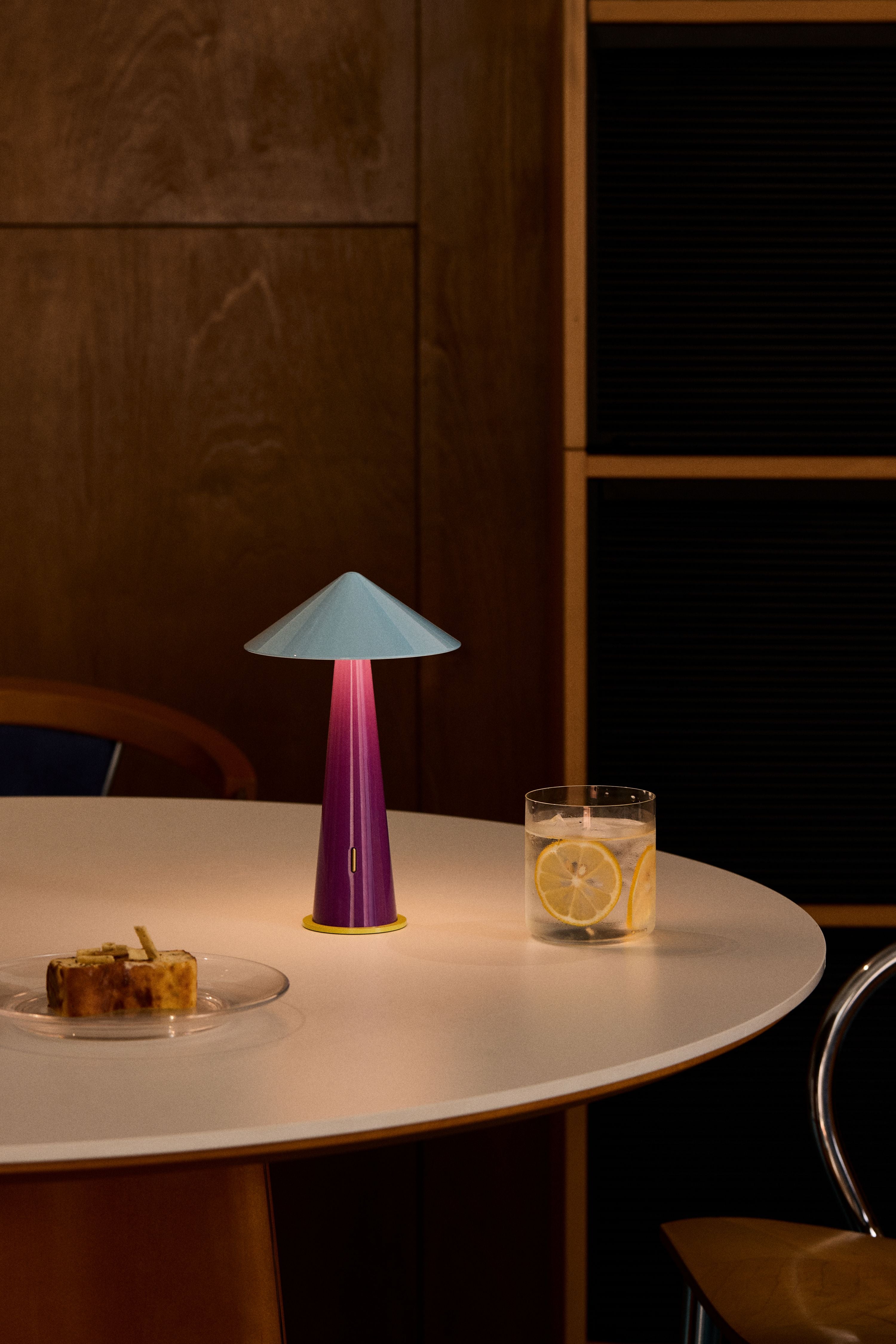 TIPSY Portable lamp - Gray blue/Dear plum