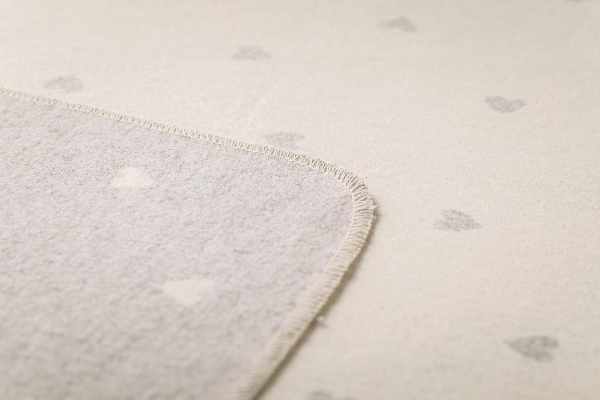 JUWEL baby blanket "hearts allover" in . Blanket made by David Fussenegger , a family-run mill in Austria.