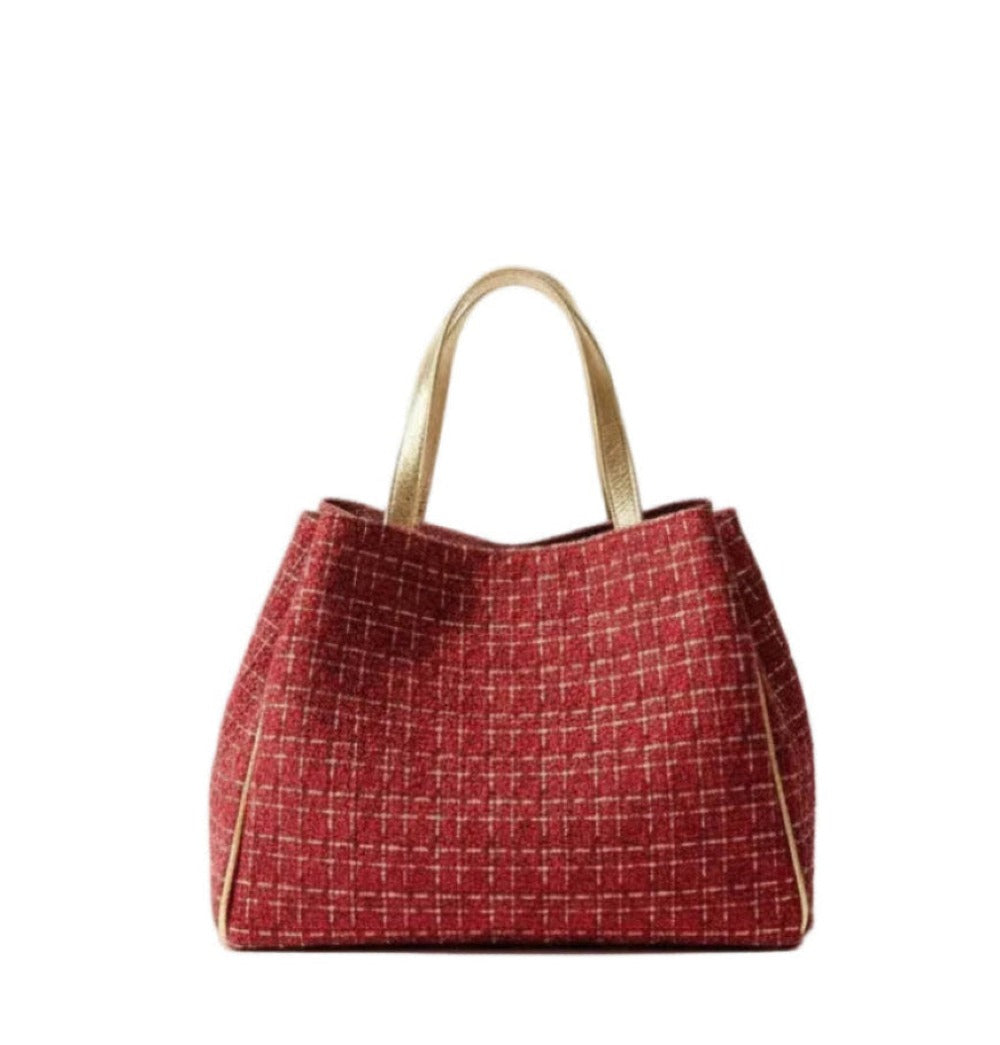 The Delilah Tweed