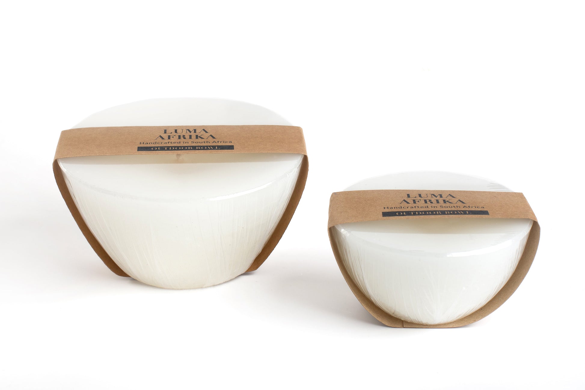 The two sizes of Luma Afrika outdoor bowls to show the difference in size