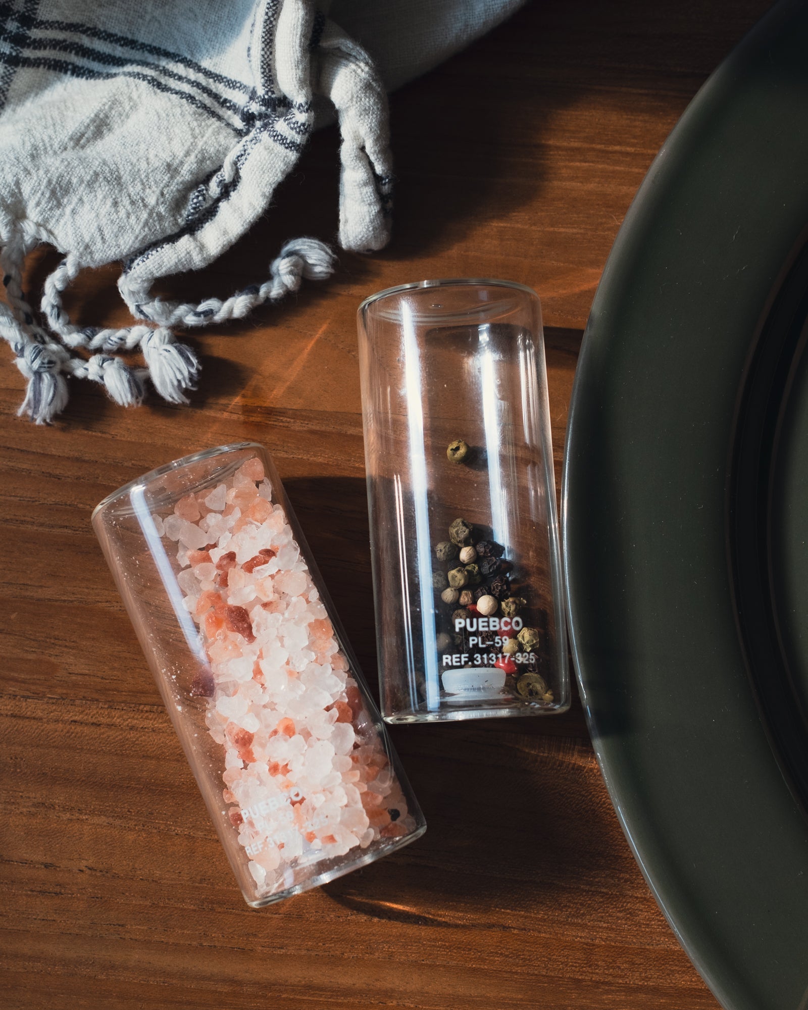 Salt Pepper Shaker Set 2